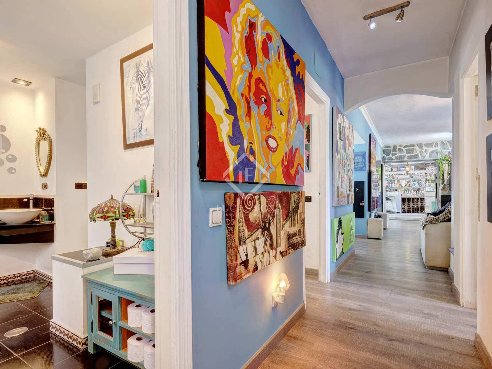 5 bedroom Villa for sale in Estepona with pool garage - € 730,000 (Ref: 8337164)