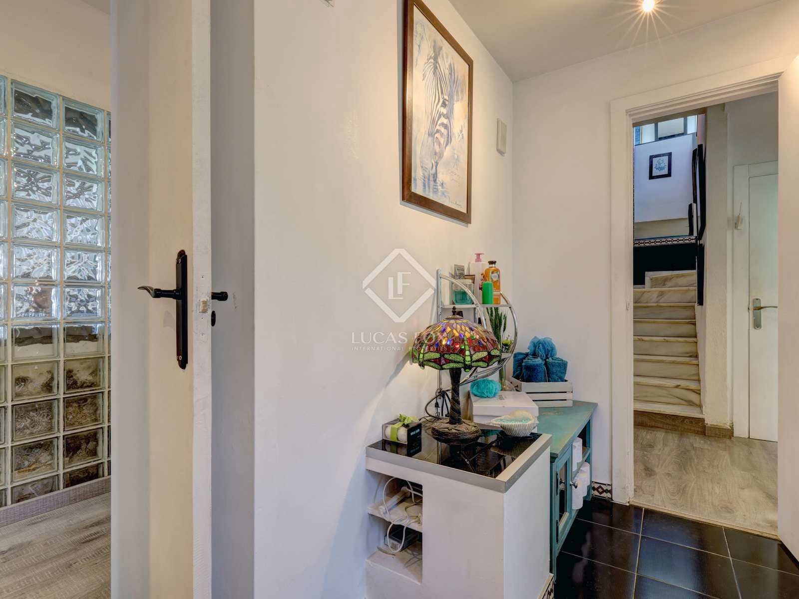 5 bedroom Villa for sale in Estepona with pool garage - € 730,000 (Ref: 8337164)