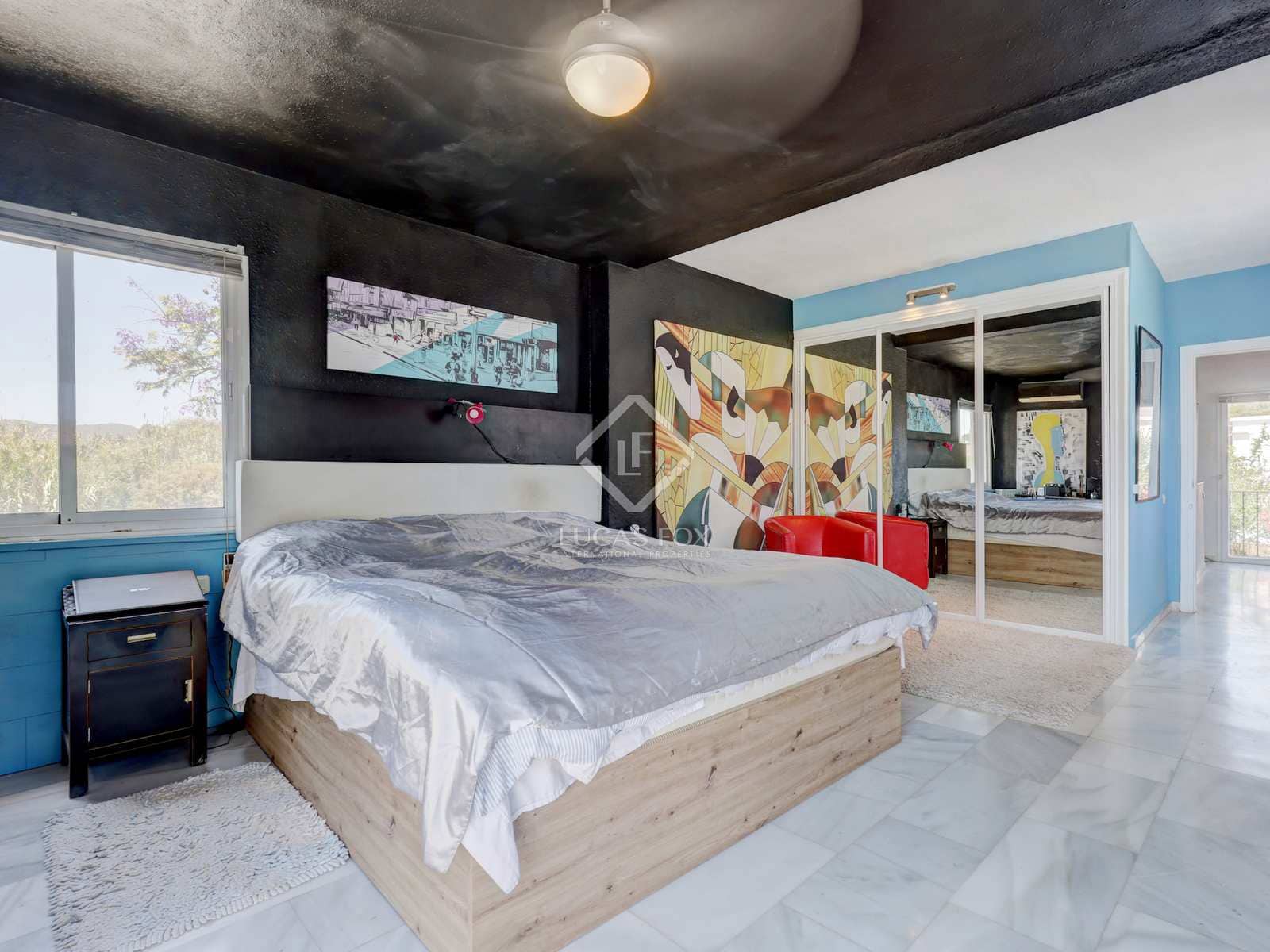 5 bedroom Villa for sale in Estepona with pool garage - € 730,000 (Ref: 8337164)