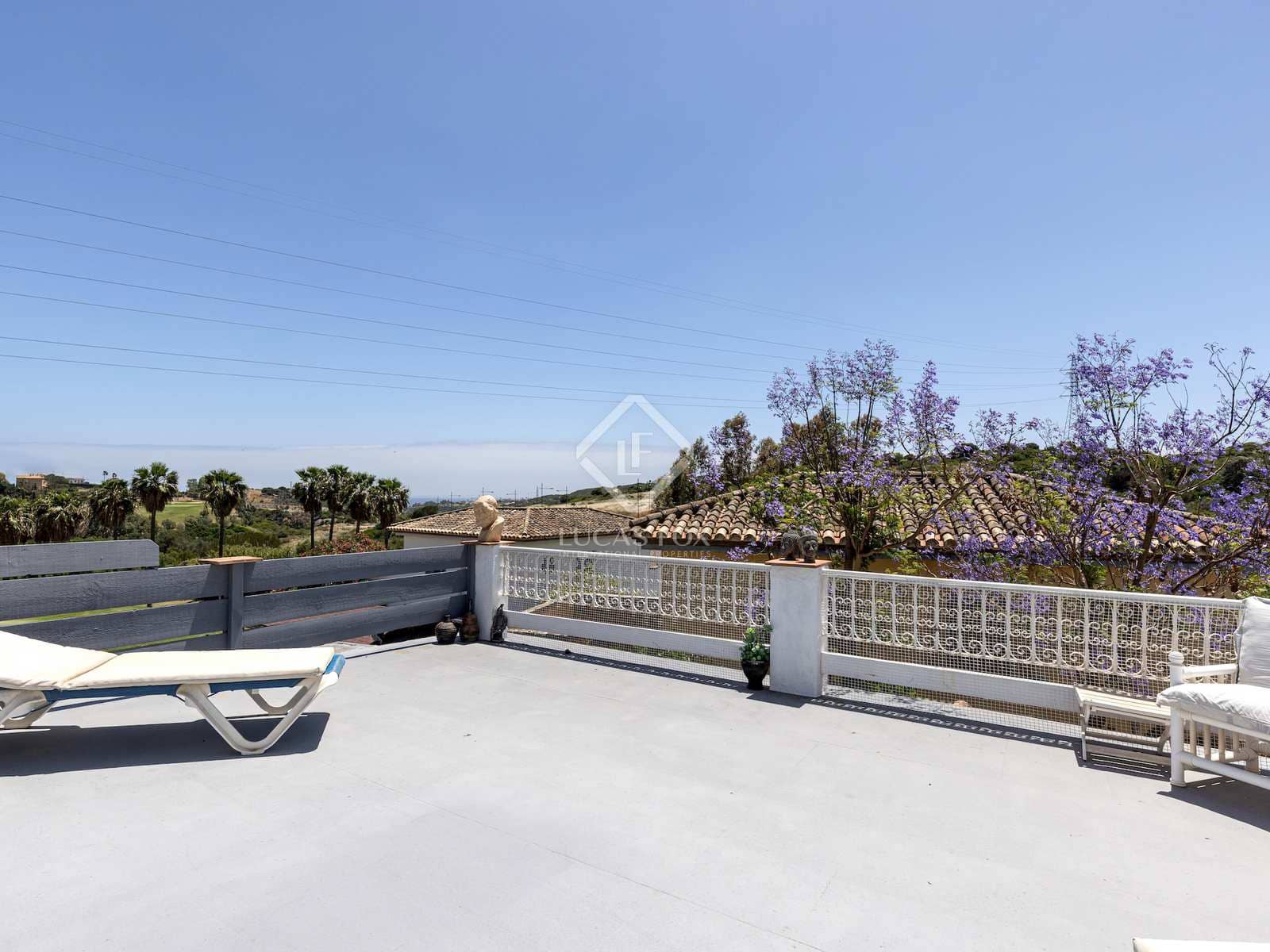 5 bedroom Villa for sale in Estepona with pool garage - € 730,000 (Ref: 8337164)