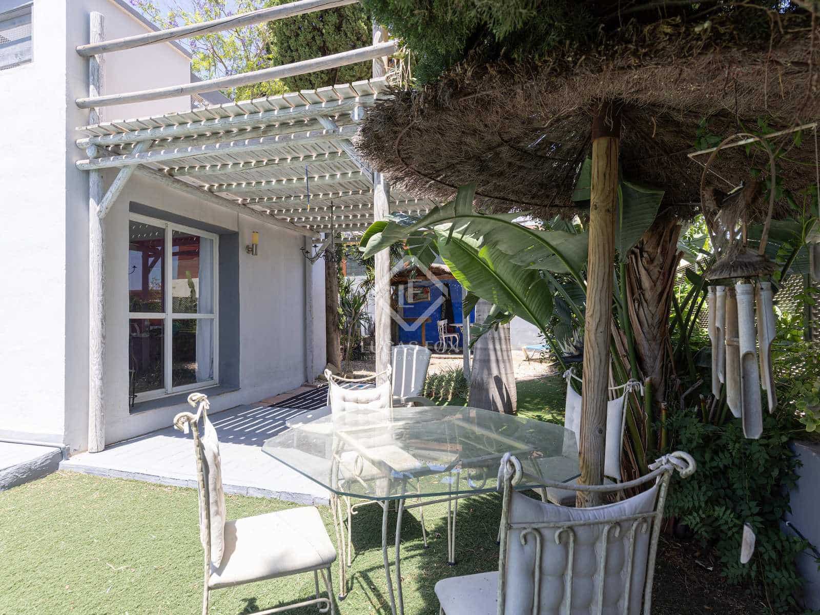 5 bedroom Villa for sale in Estepona with pool garage - € 730,000 (Ref: 8337164)