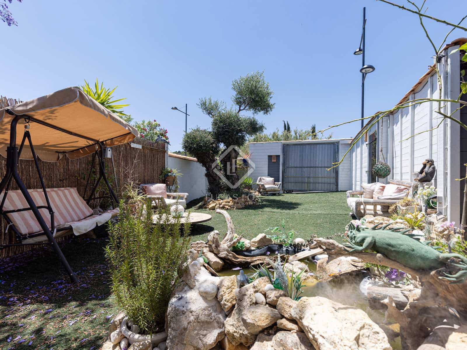 5 bedroom Villa for sale in Estepona with pool garage - € 730,000 (Ref: 8337164)