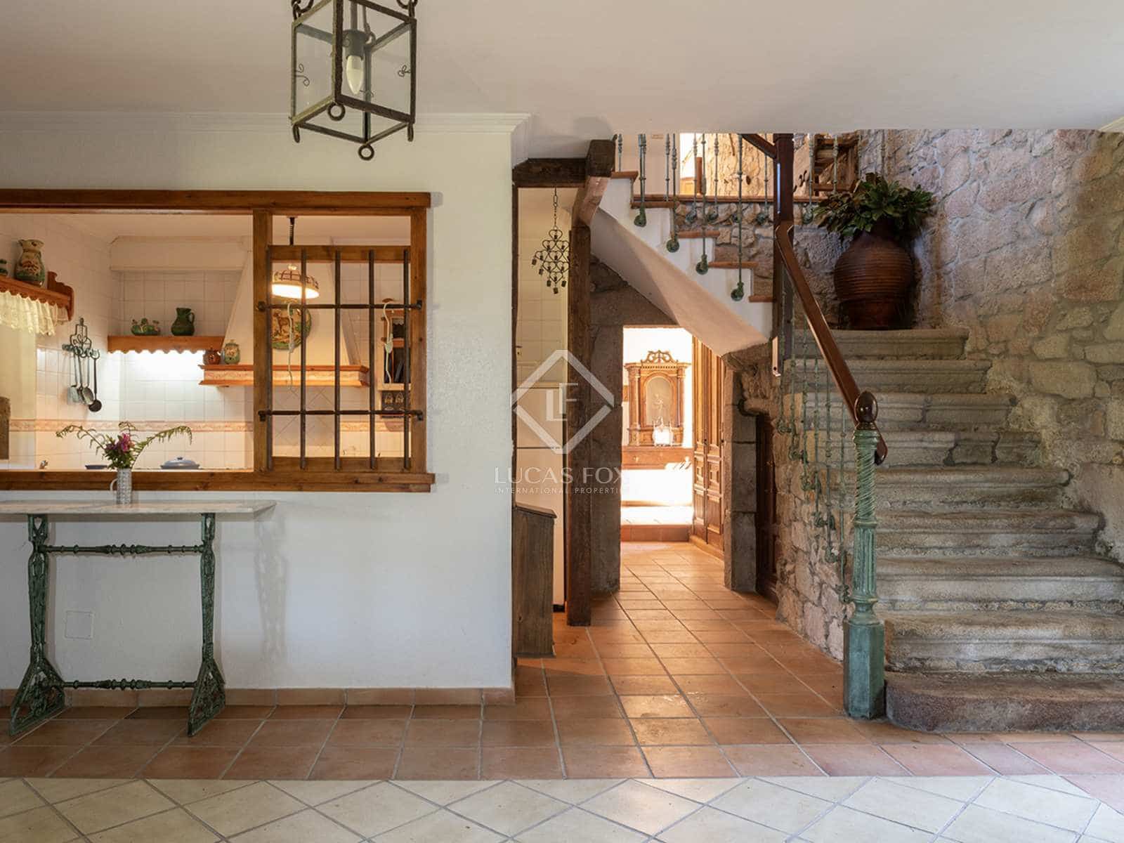 6 slaapkamer Villa te koop in Morana met garage - € 690.000 (Ref: 8340307)