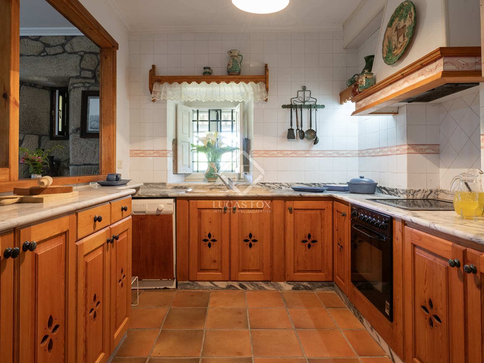 6 slaapkamer Villa te koop in Morana met garage - € 690.000 (Ref: 8340307)