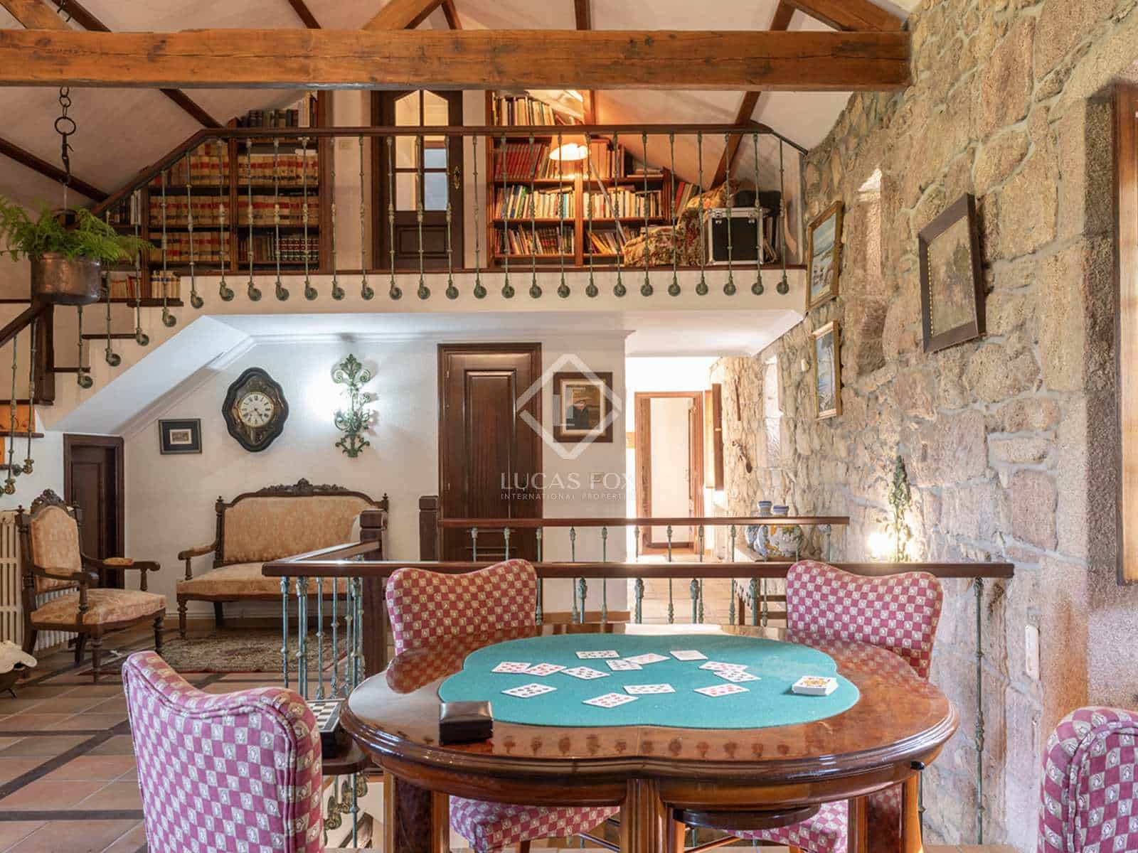 6 slaapkamer Villa te koop in Morana met garage - € 690.000 (Ref: 8340307)