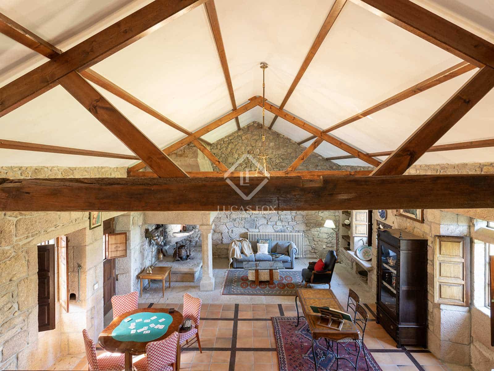 6 slaapkamer Villa te koop in Morana met garage - € 690.000 (Ref: 8340307)