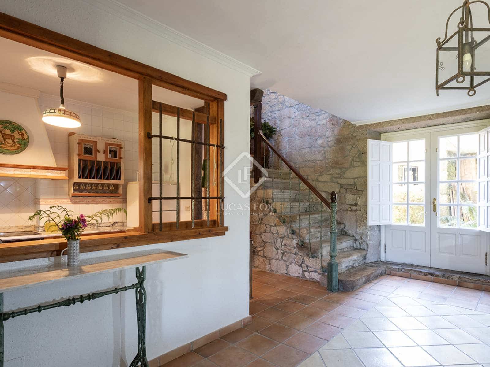 6 slaapkamer Villa te koop in Morana met garage - € 690.000 (Ref: 8340307)