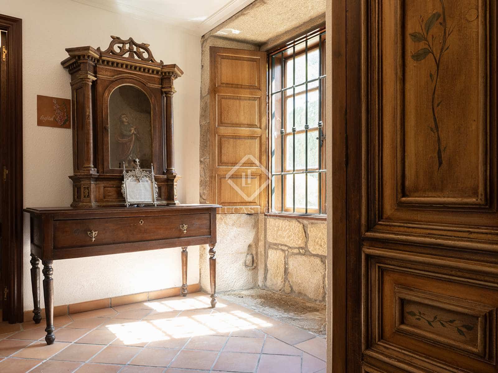 6 slaapkamer Villa te koop in Morana met garage - € 690.000 (Ref: 8340307)