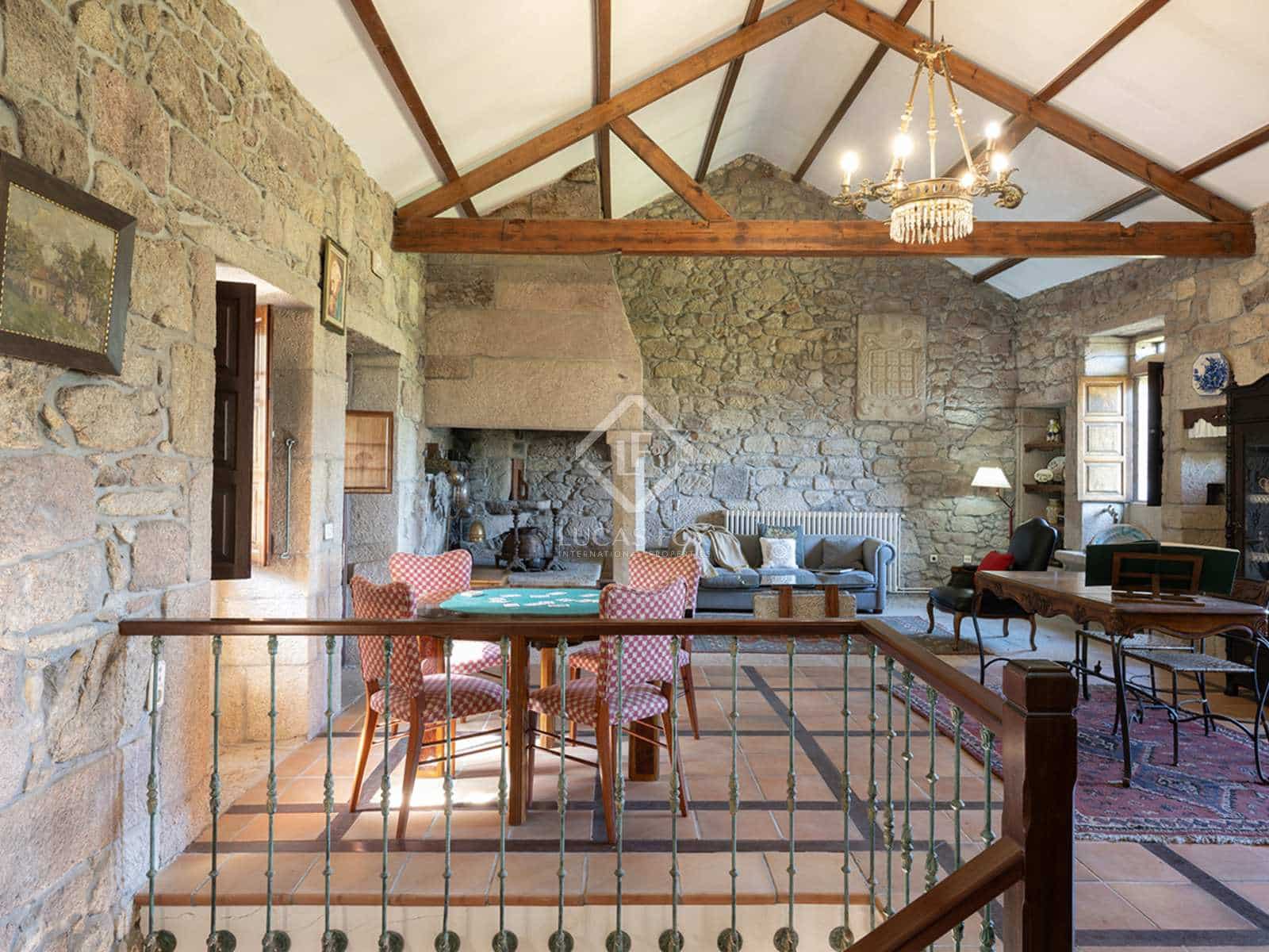 6 slaapkamer Villa te koop in Morana met garage - € 690.000 (Ref: 8340307)