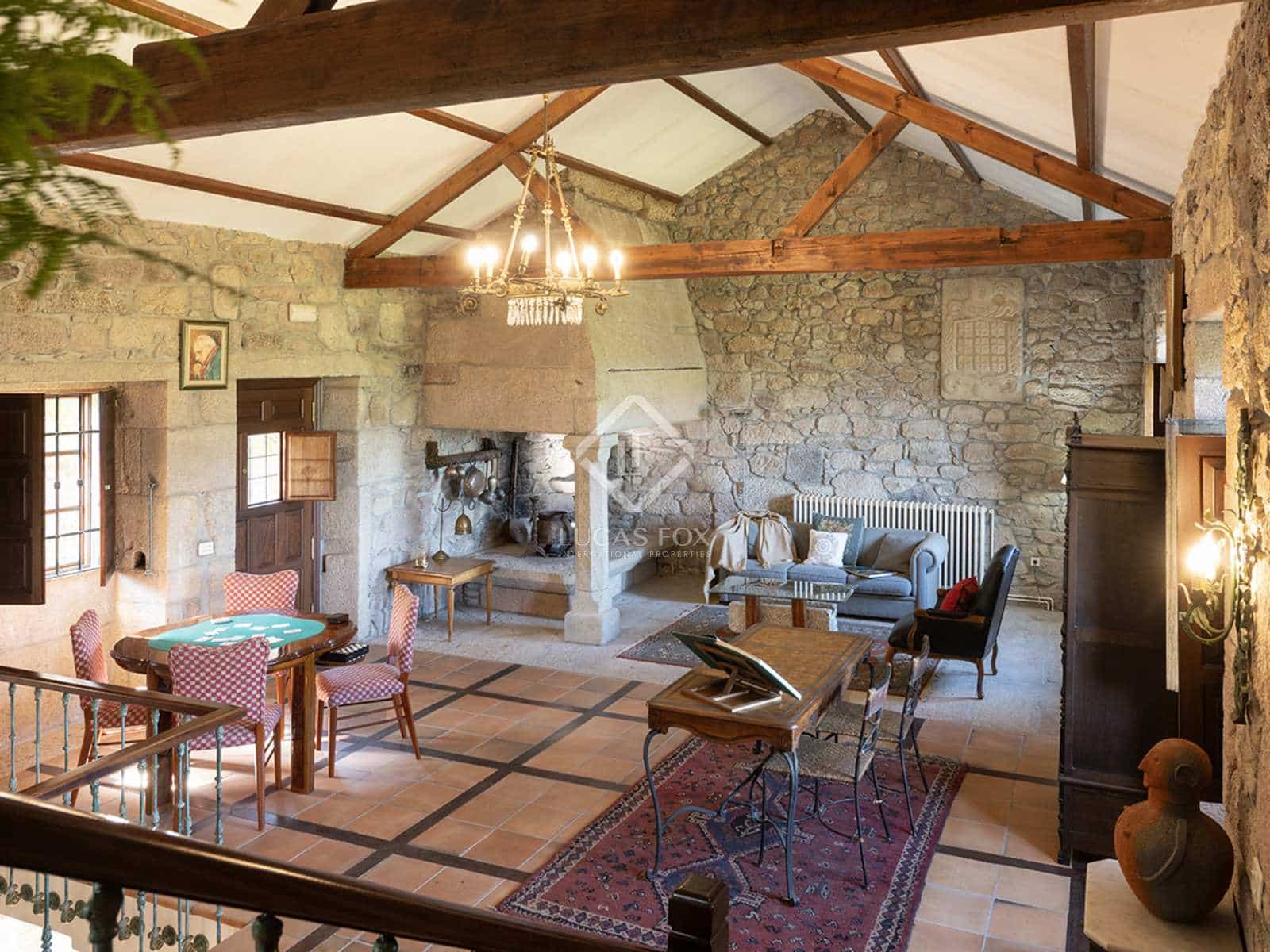 6 slaapkamer Villa te koop in Morana met garage - € 690.000 (Ref: 8340307)