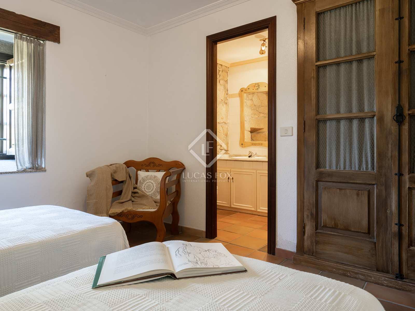 6 slaapkamer Villa te koop in Morana met garage - € 690.000 (Ref: 8340307)