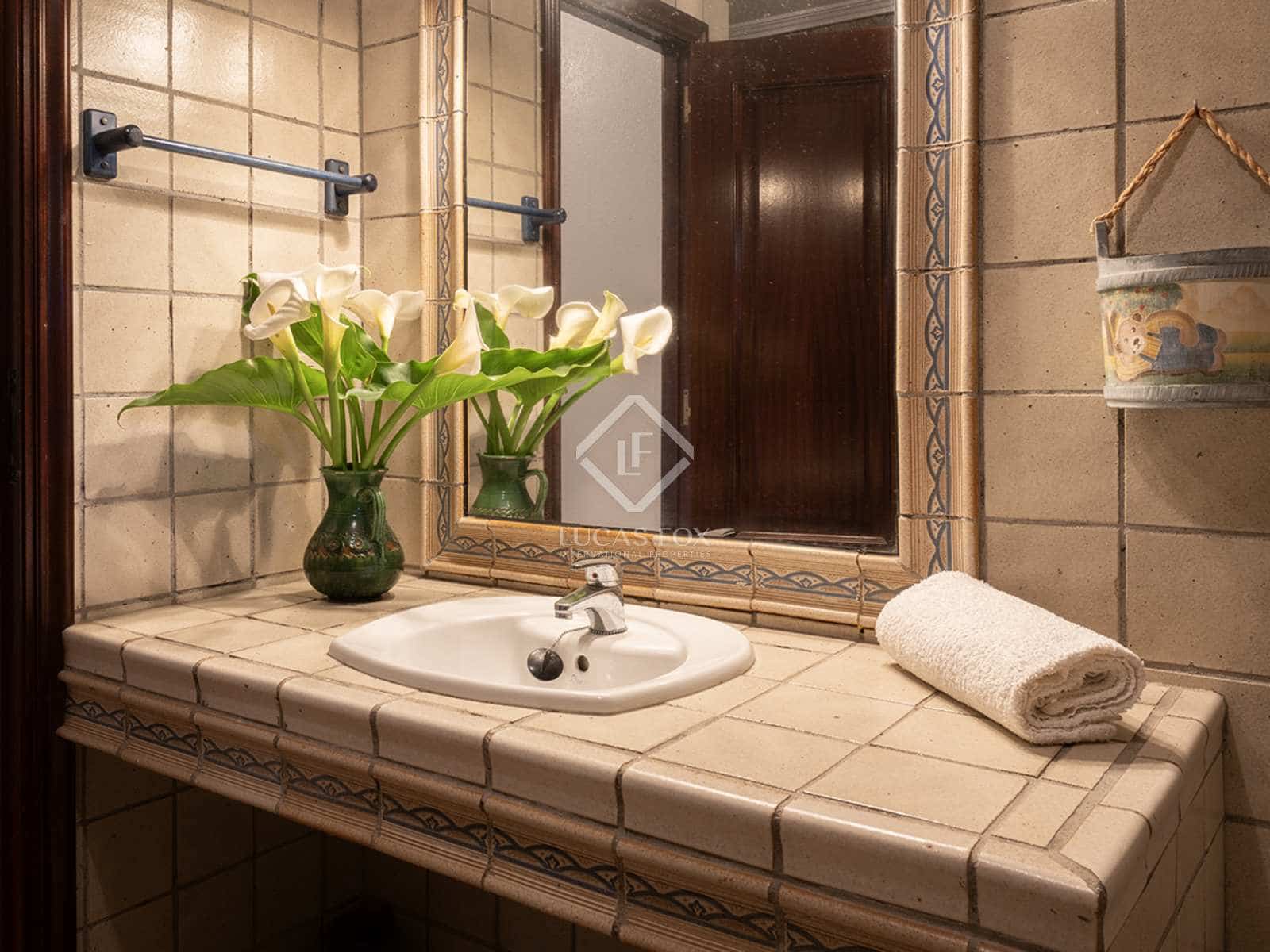 6 slaapkamer Villa te koop in Morana met garage - € 690.000 (Ref: 8340307)