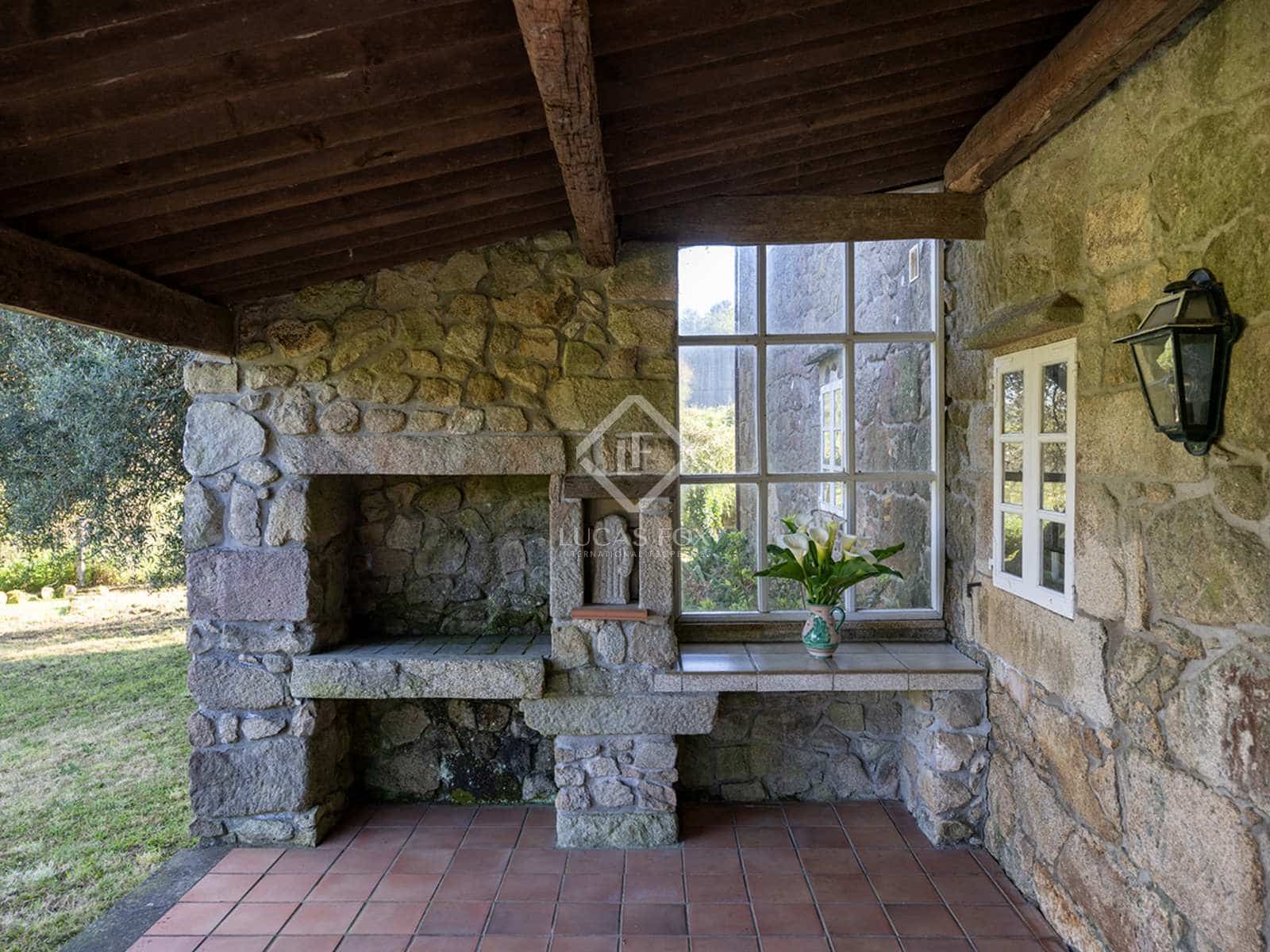 6 slaapkamer Villa te koop in Morana met garage - € 690.000 (Ref: 8340307)