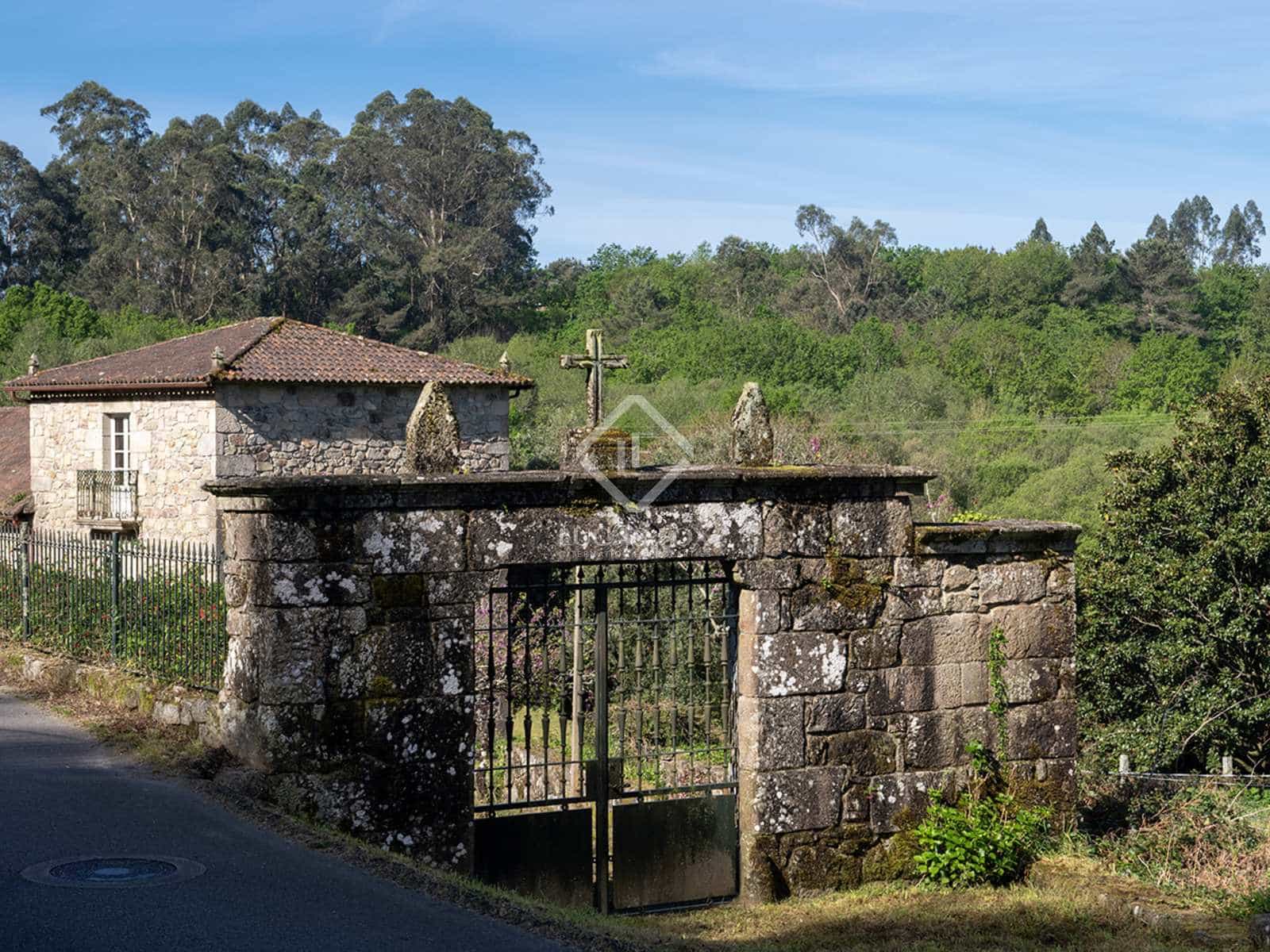 6 slaapkamer Villa te koop in Morana met garage - € 690.000 (Ref: 8340307)