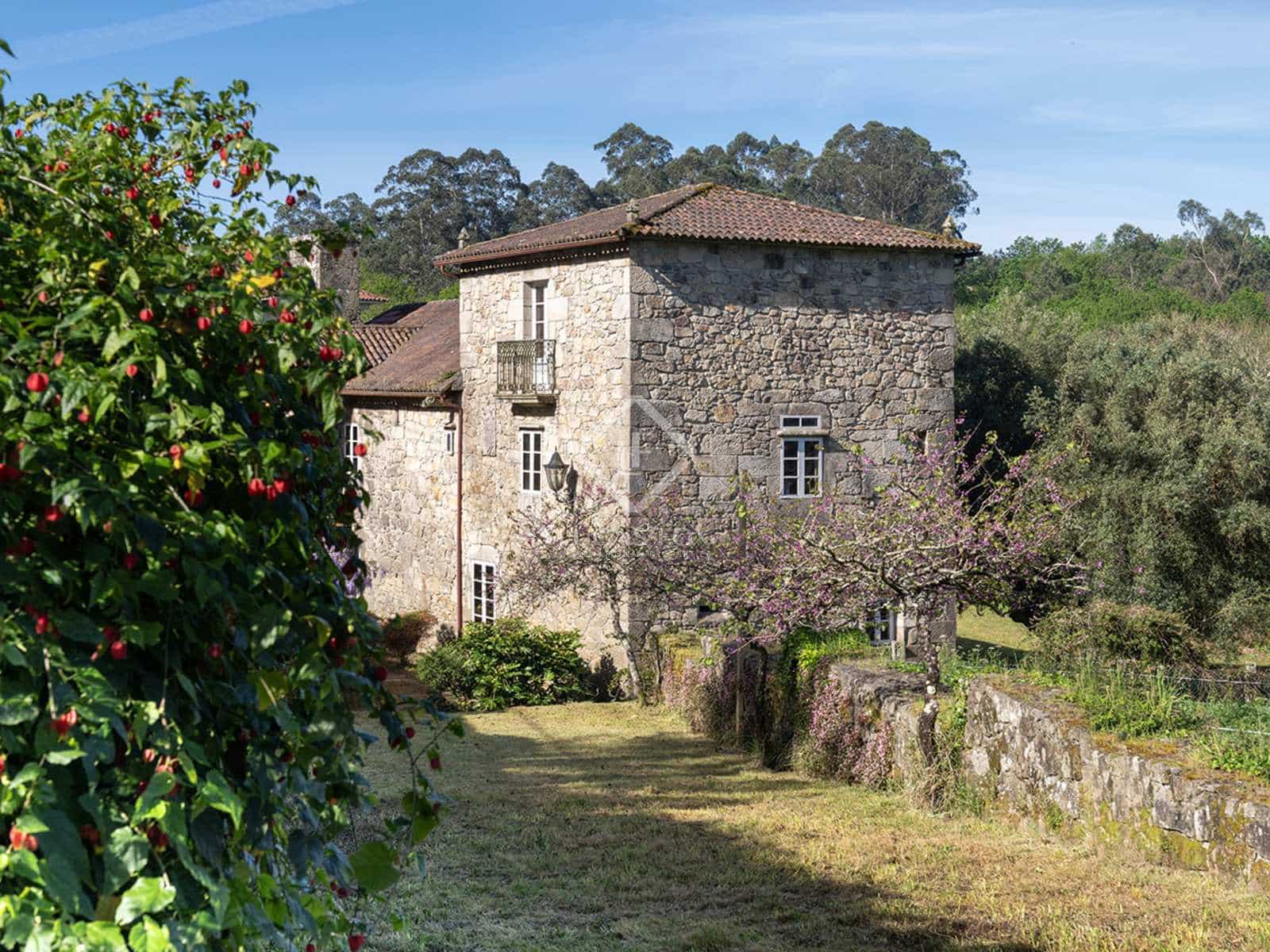 6 slaapkamer Villa te koop in Morana met garage - € 690.000 (Ref: 8340307)