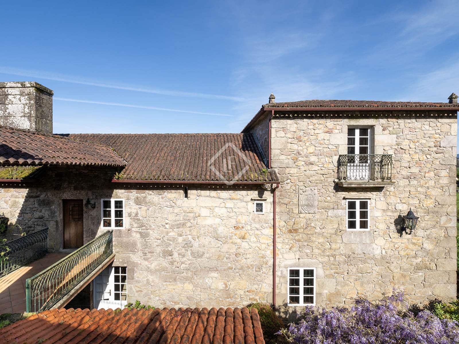 6 slaapkamer Villa te koop in Morana met garage - € 690.000 (Ref: 8340307)