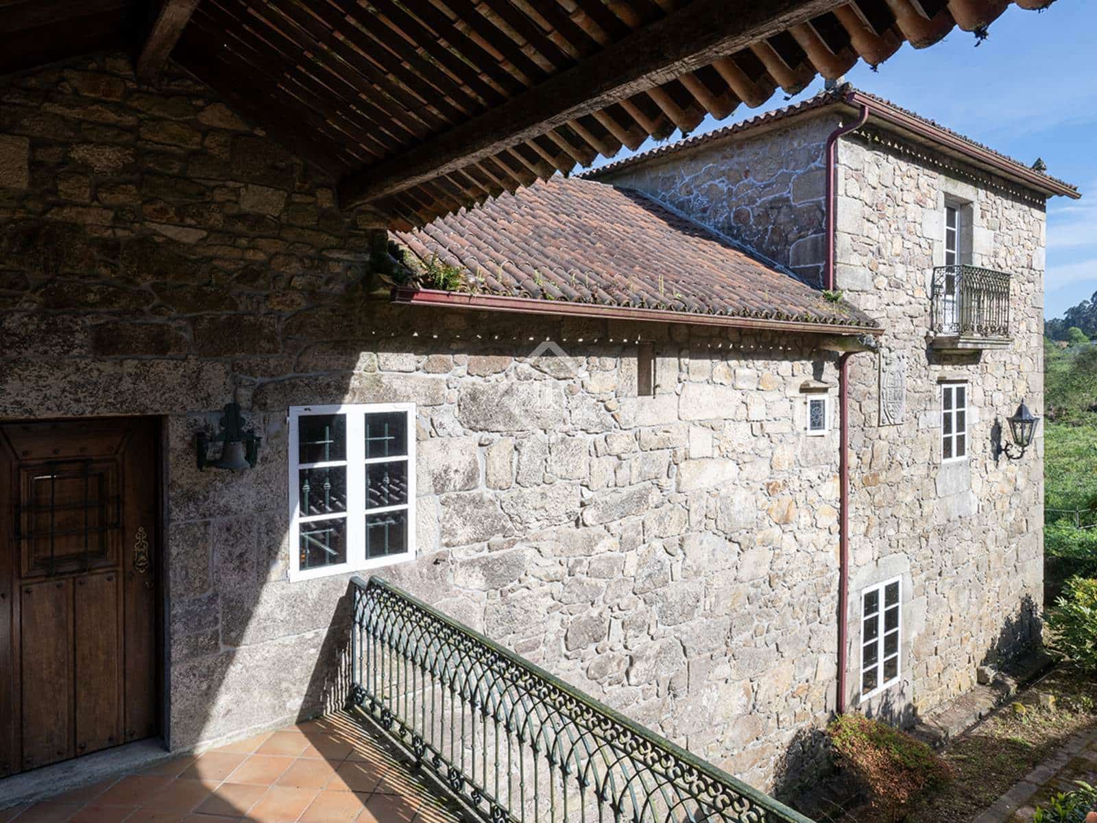 6 slaapkamer Villa te koop in Morana met garage - € 690.000 (Ref: 8340307)