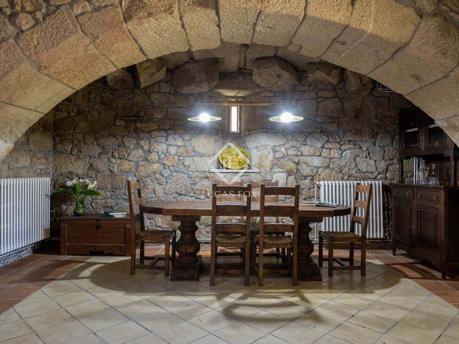 6 slaapkamer Villa te koop in Morana met garage - € 690.000 (Ref: 8340307)