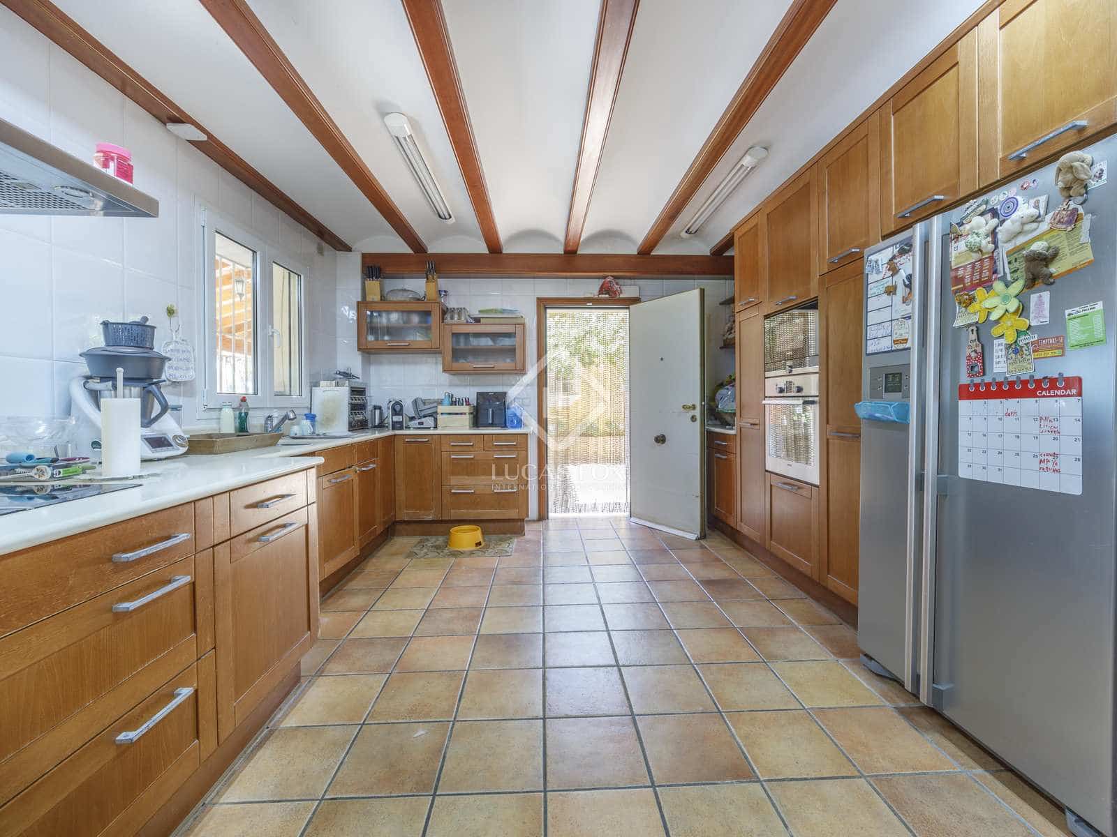 5 soveværelse Finca/Landehus til salg i Betera med swimmingpool garage - € 1.500.000 (Ref: 8341826)