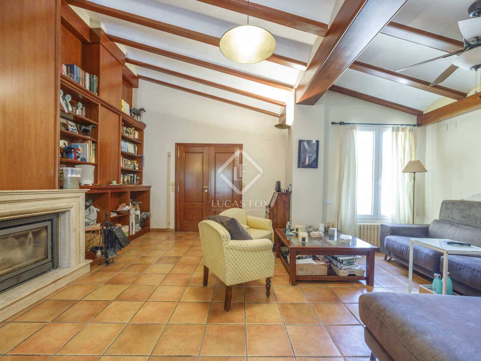 5 soveværelse Finca/Landehus til salg i Betera med swimmingpool garage - € 1.500.000 (Ref: 8341826)