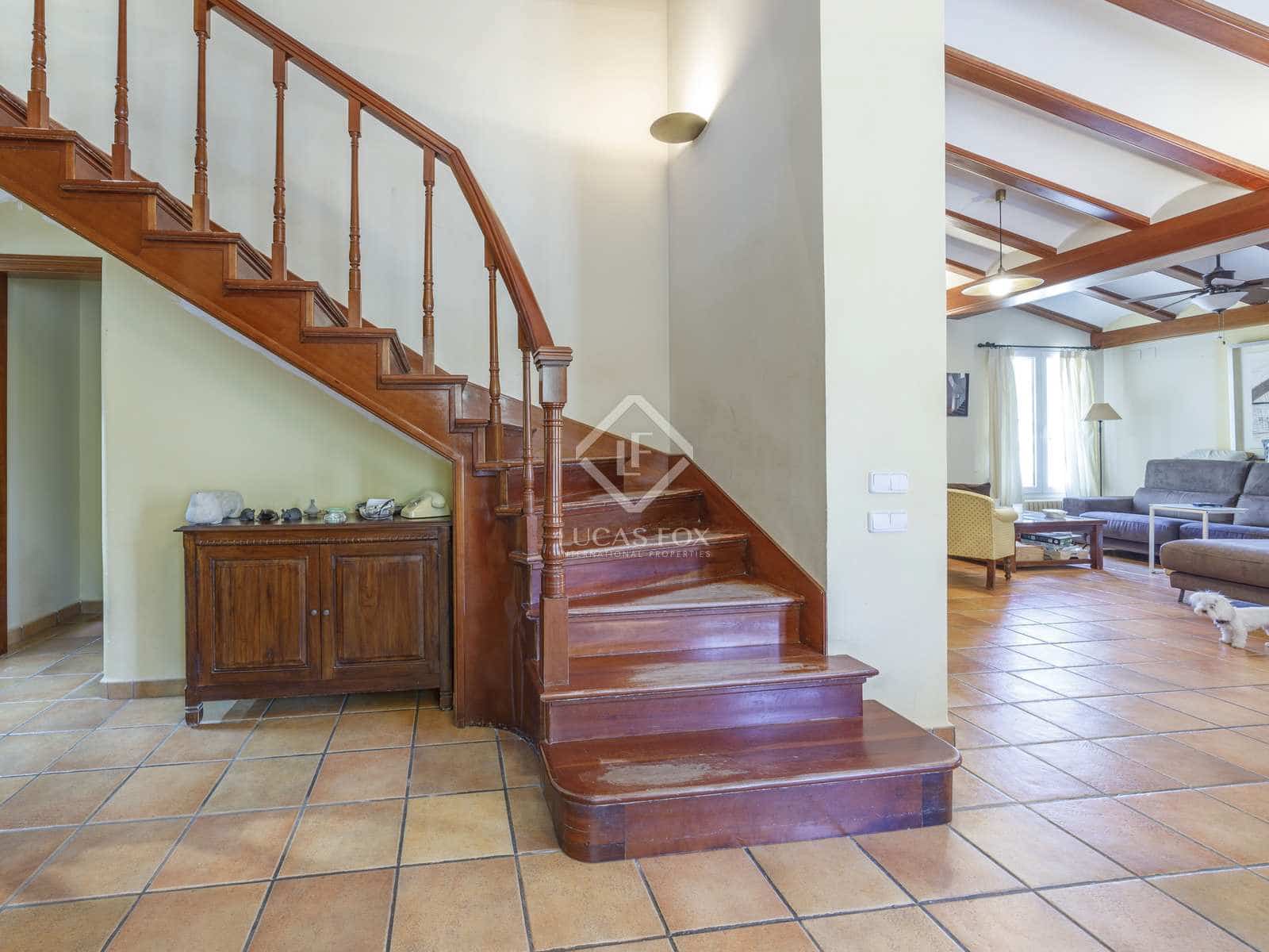 5 soveværelse Finca/Landehus til salg i Betera med swimmingpool garage - € 1.500.000 (Ref: 8341826)