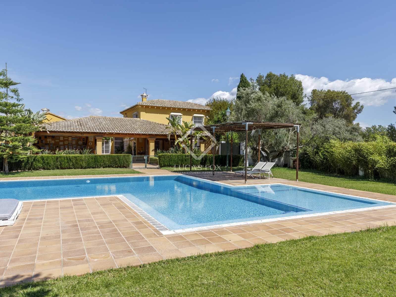 5 soveværelse Finca/Landehus til salg i Betera med swimmingpool garage - € 1.500.000 (Ref: 8341826)