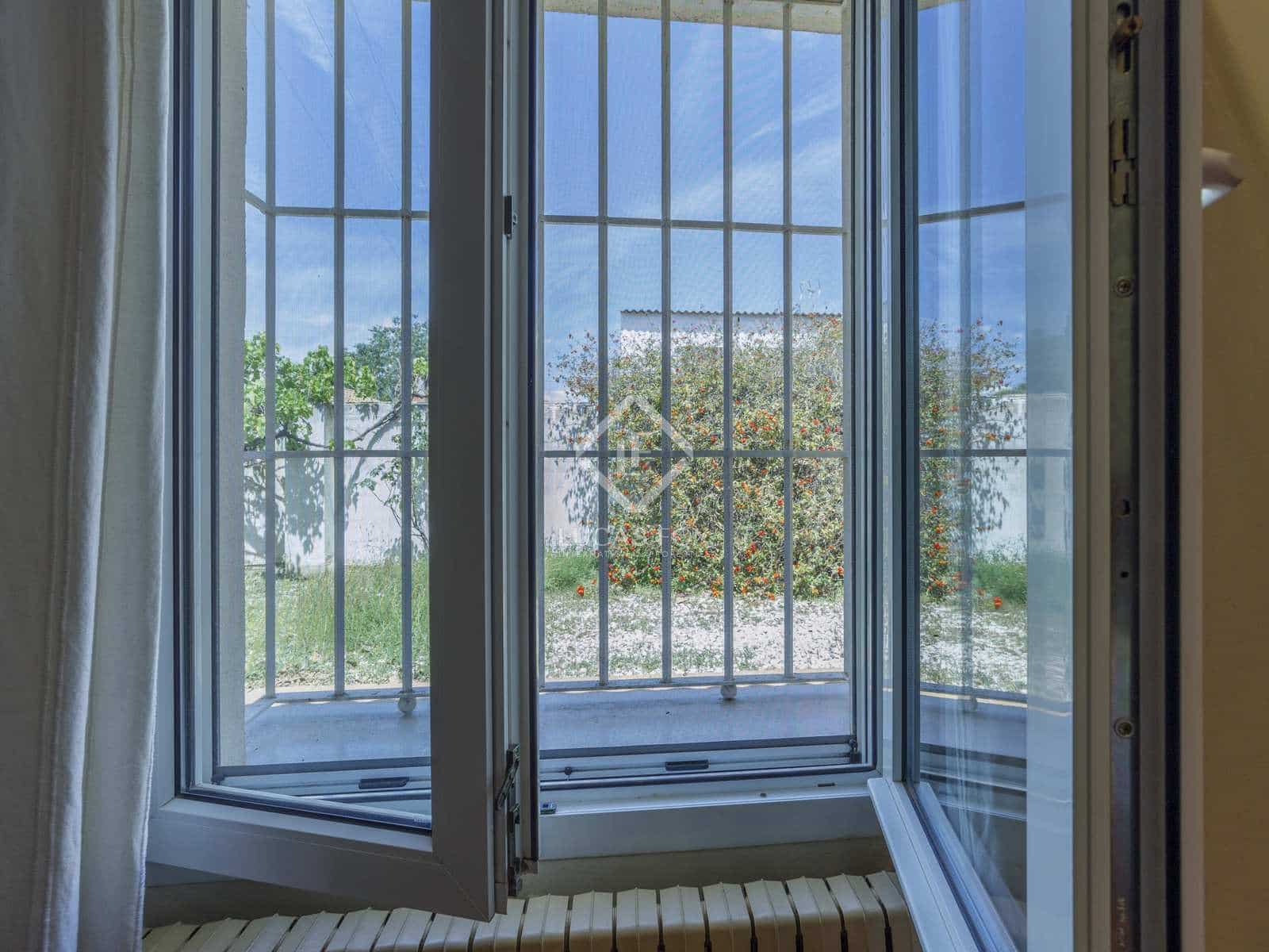 5 soveværelse Finca/Landehus til salg i Betera med swimmingpool garage - € 1.500.000 (Ref: 8341826)