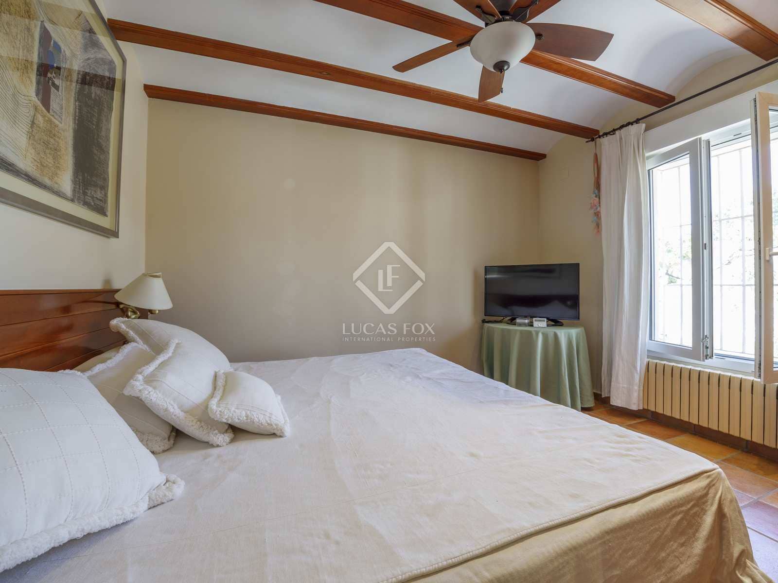 5 soveværelse Finca/Landehus til salg i Betera med swimmingpool garage - € 1.500.000 (Ref: 8341826)