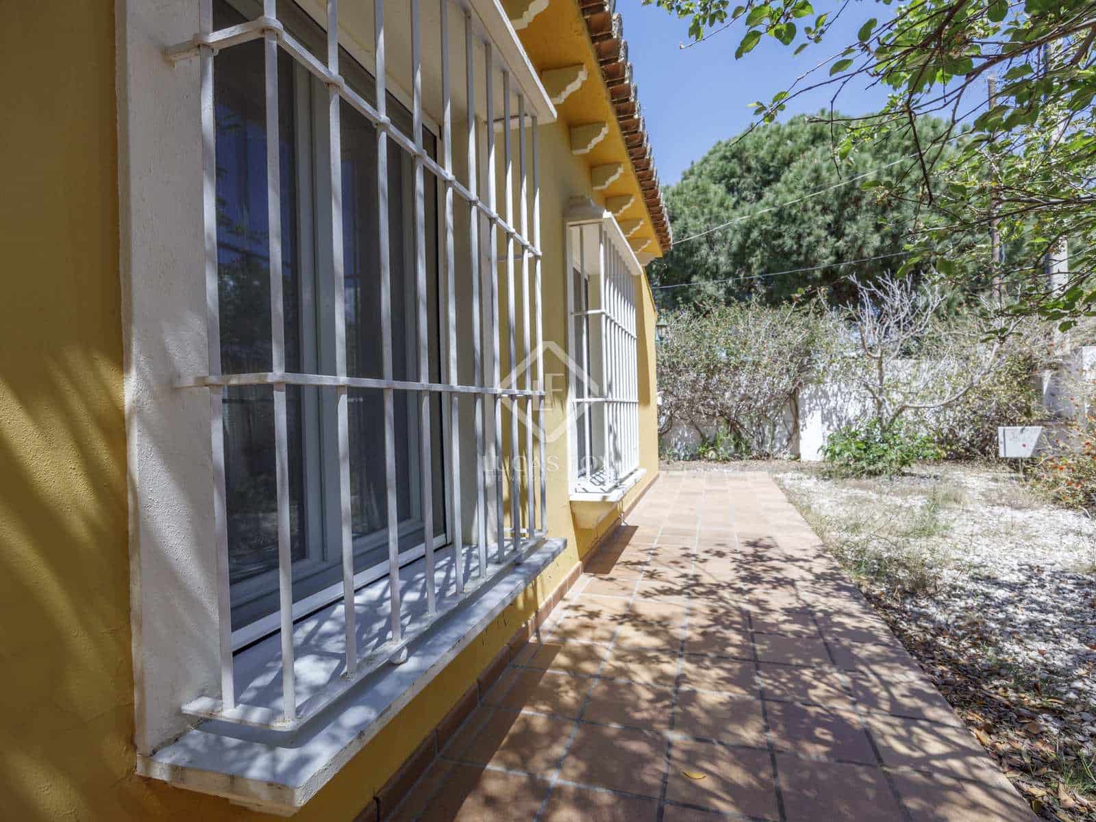 5 soveværelse Finca/Landehus til salg i Betera med swimmingpool garage - € 1.500.000 (Ref: 8341826)