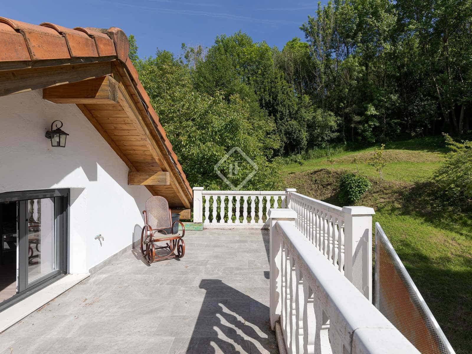 2 bedroom Finca/Country House for sale in Donostia-San Sebastian with garage - € 700,000 (Ref: 8343624)