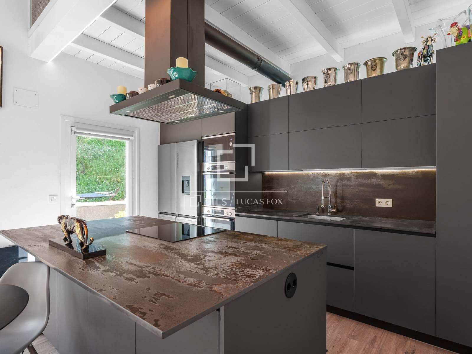 2 bedroom Finca/Country House for sale in Donostia-San Sebastian with garage - € 700,000 (Ref: 8343624)