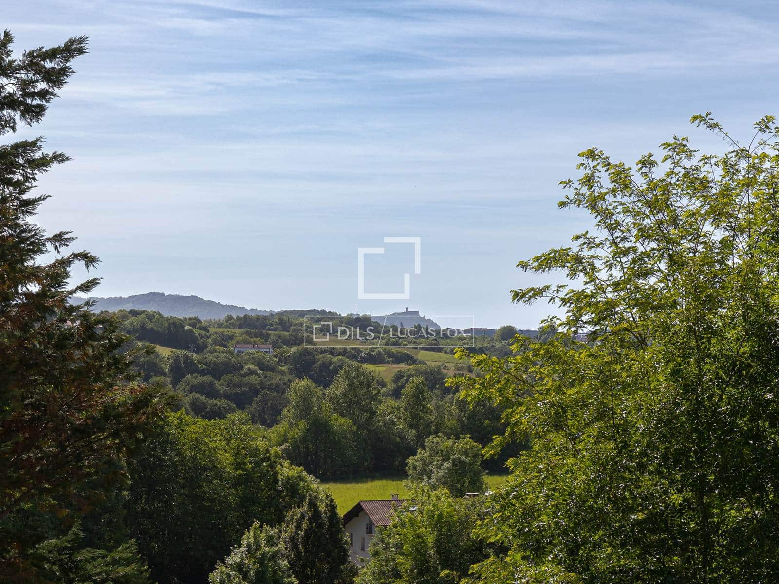 2 bedroom Finca/Country House for sale in Donostia-San Sebastian with garage - € 700,000 (Ref: 8343624)