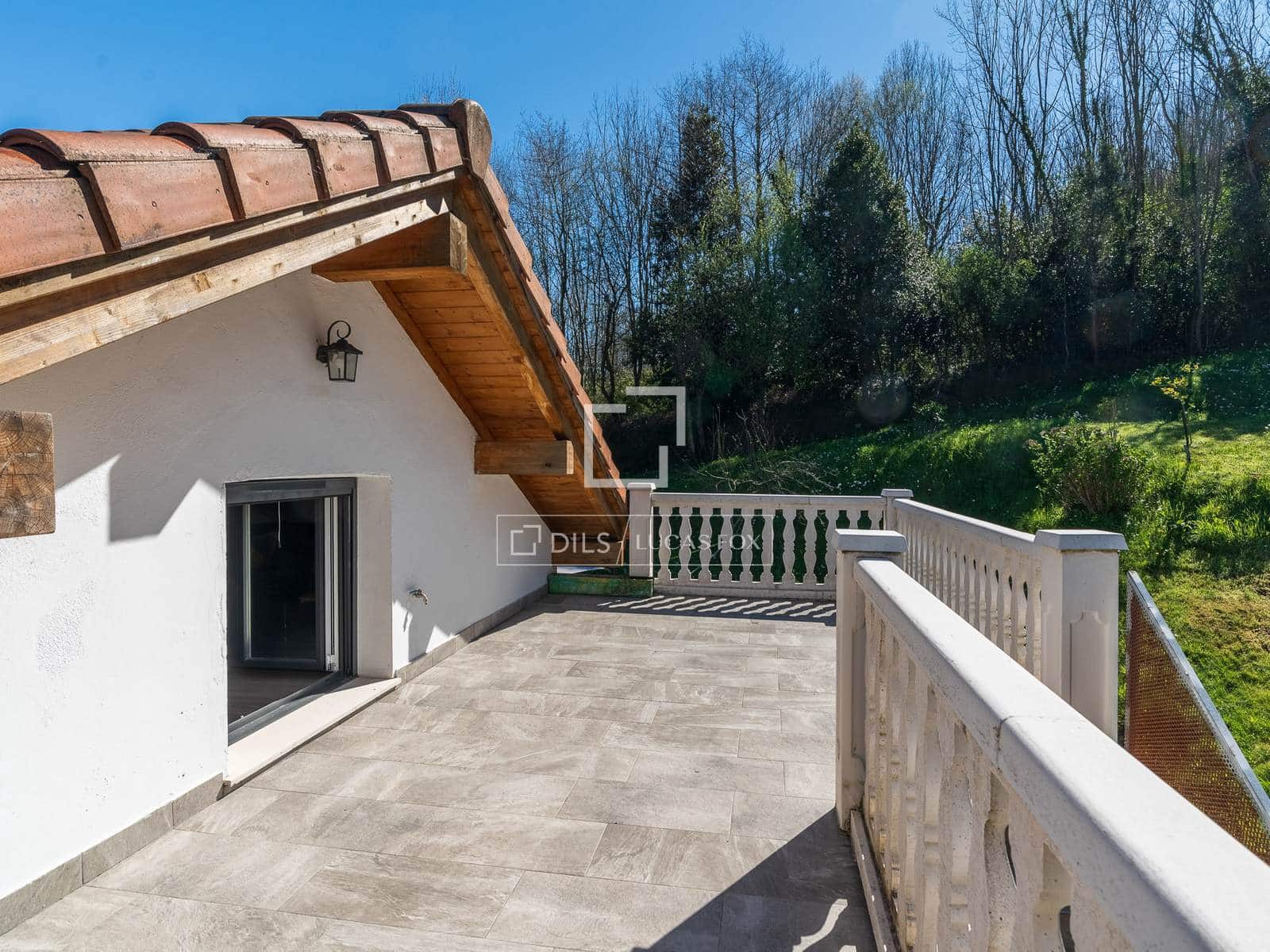 2 bedroom Finca/Country House for sale in Donostia-San Sebastian with garage - € 700,000 (Ref: 8343624)