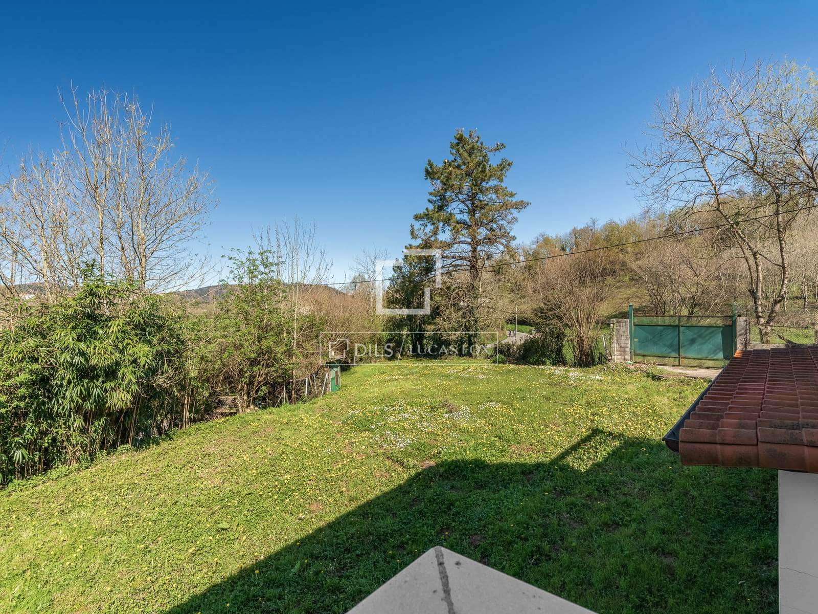 2 bedroom Finca/Country House for sale in Donostia-San Sebastian with garage - € 700,000 (Ref: 8343624)