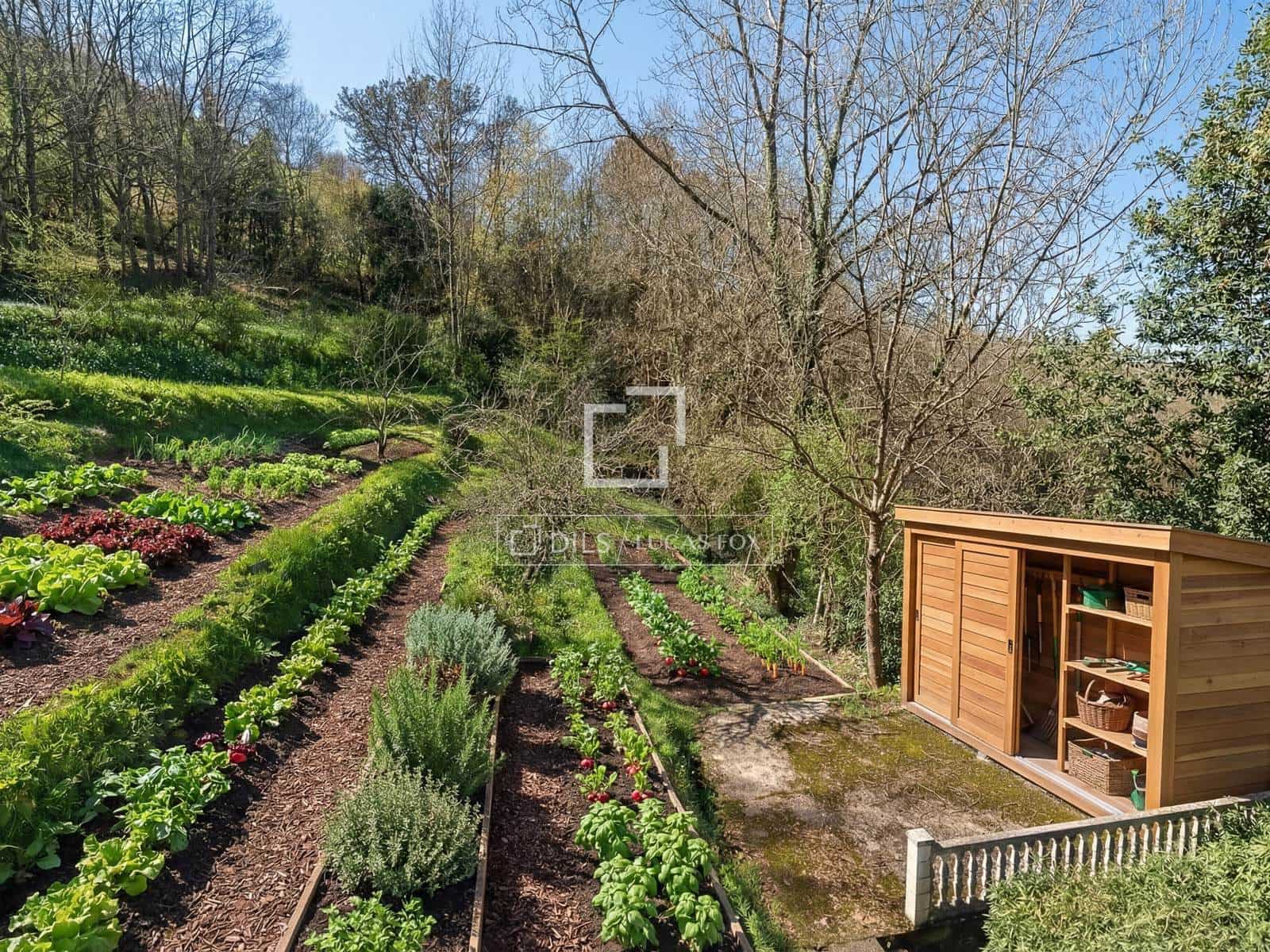 2 bedroom Finca/Country House for sale in Donostia-San Sebastian with garage - € 700,000 (Ref: 8343624)