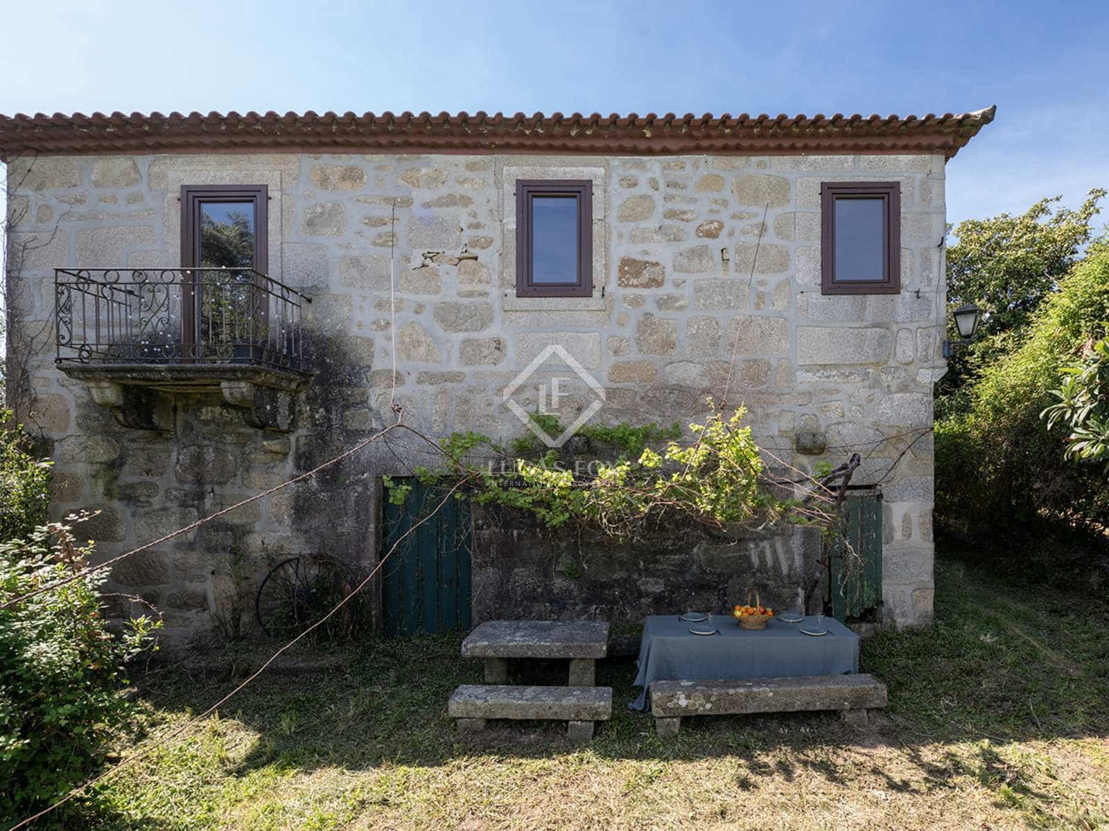 3 bedroom Finca/Country House for sale in Tui with pool garage - € 800,000 (Ref: 8349780)