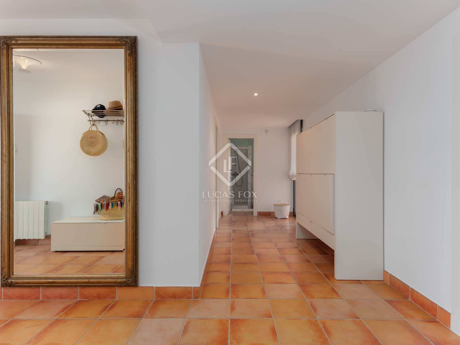 6 soveværelse Villa til salg i Navata med swimmingpool - € 845.000 (Ref: 8350244)