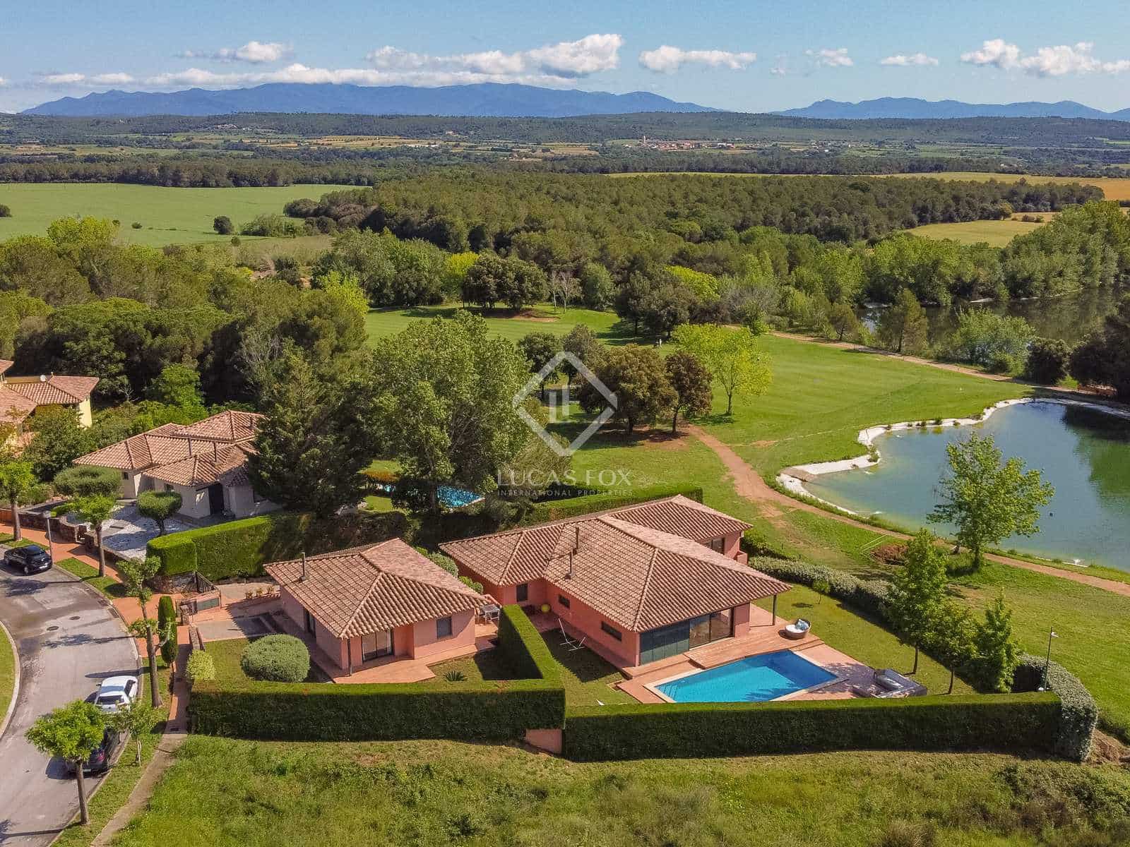 6 soveværelse Villa til salg i Navata med swimmingpool - € 845.000 (Ref: 8350244)