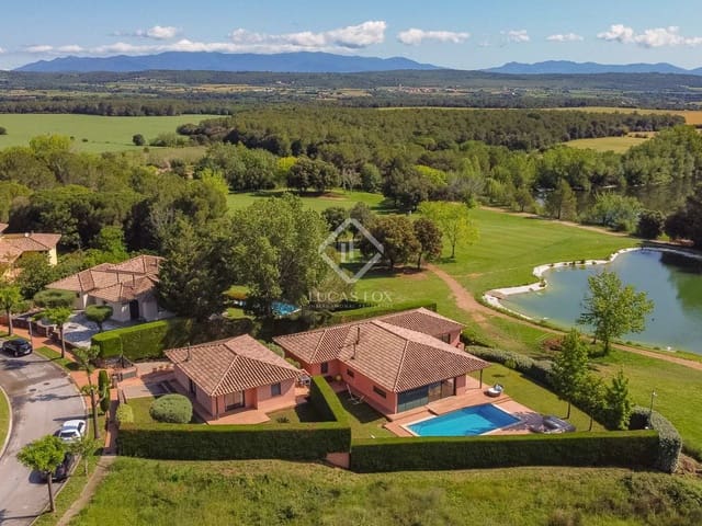 6 bedroom Villa for sale in Navata with pool - € 845,000 (Ref: 8350244)