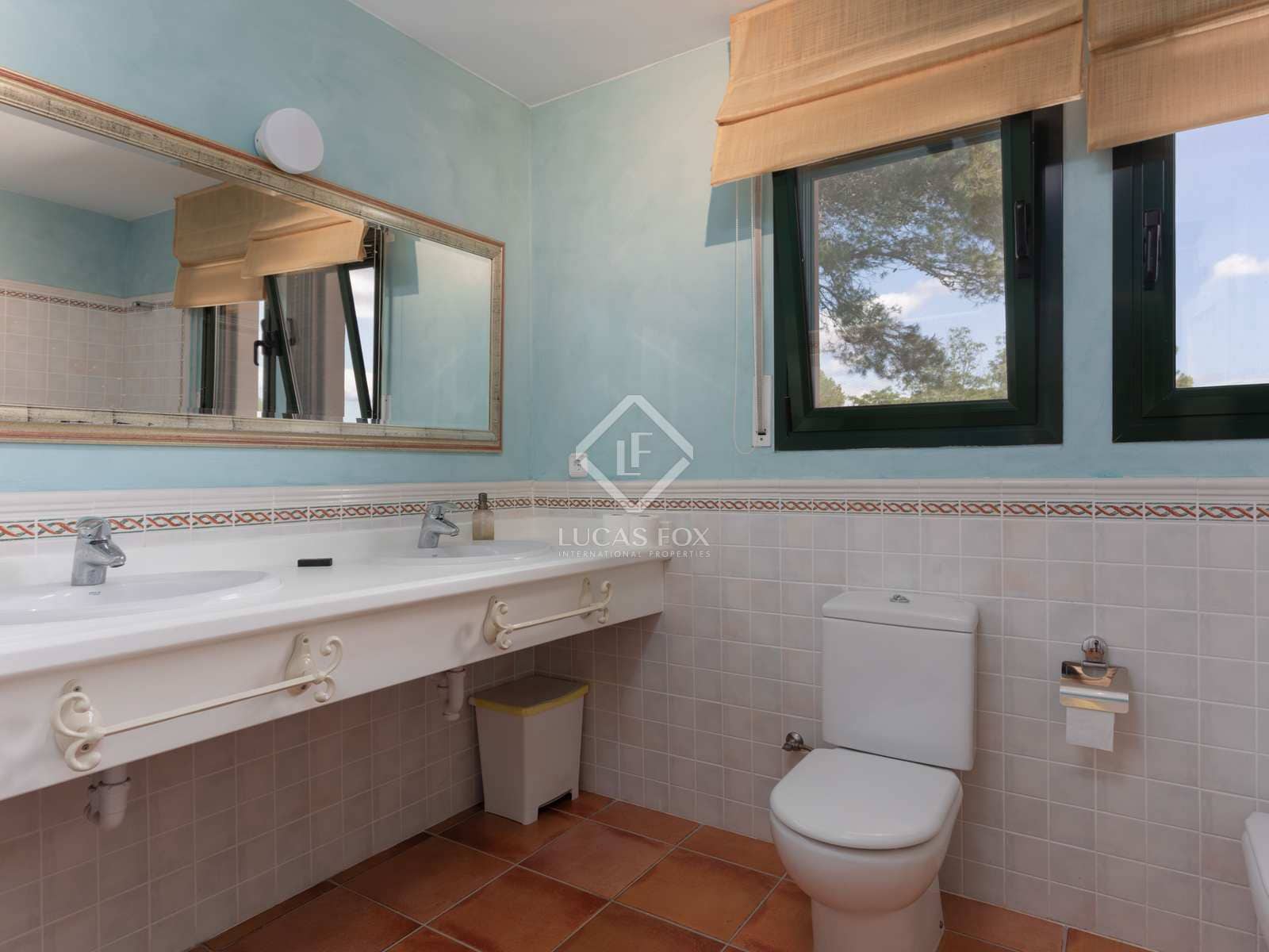 6 soveværelse Villa til salg i Navata med swimmingpool - € 845.000 (Ref: 8350244)