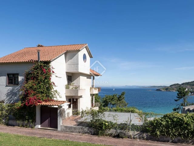 5 bedroom Villa for sale in Cangas with pool garage - € 850,000 (Ref: 8353675)