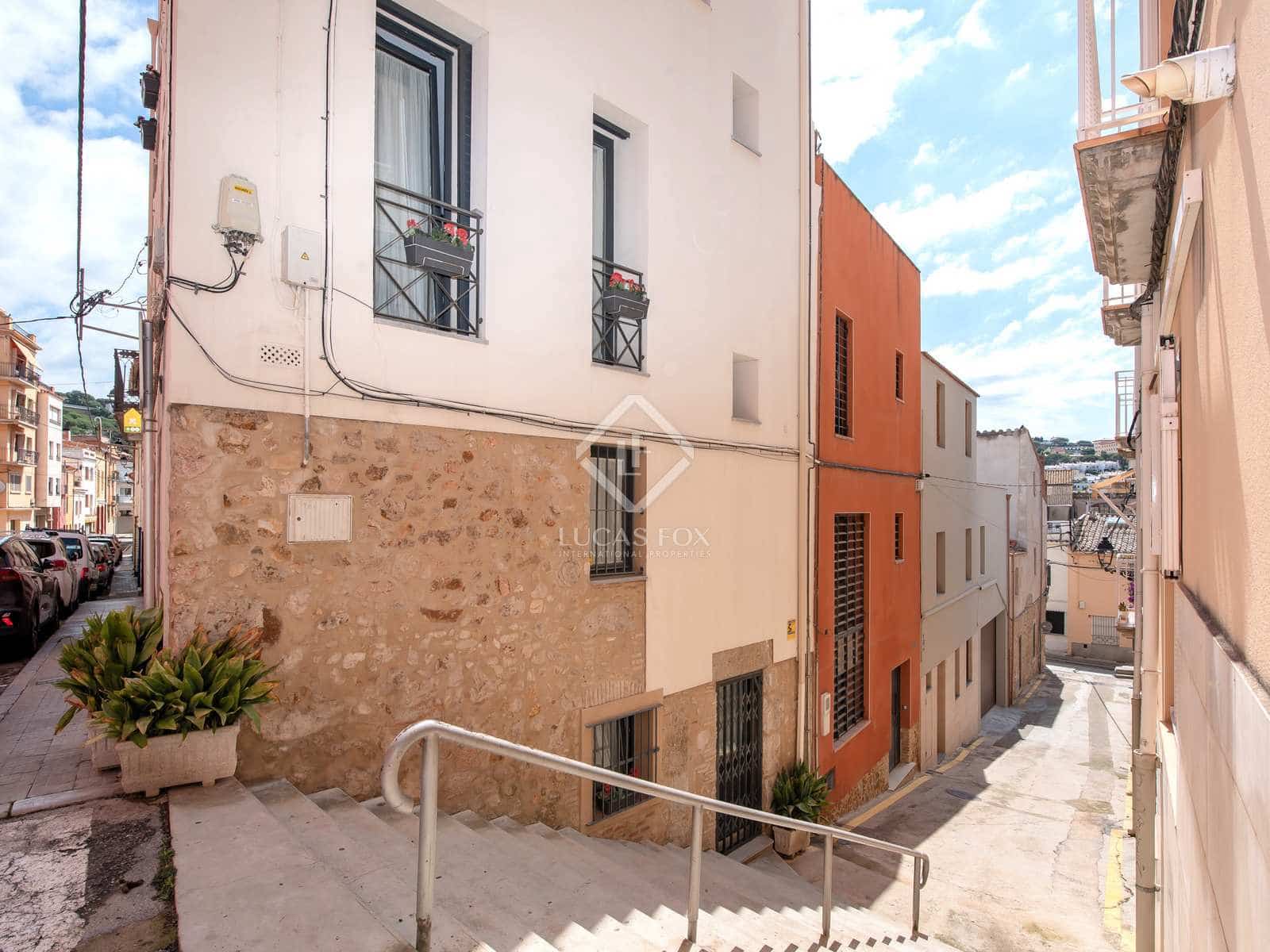 4 slaapkamer Villa te koop in Sant Feliu de Guixols met garage - € 840.000 (Ref: 8369806)