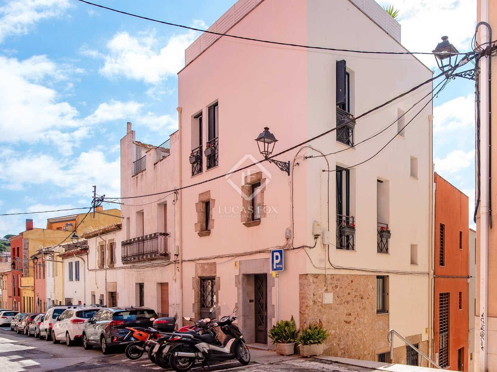 4 slaapkamer Villa te koop in Sant Feliu de Guixols met garage - € 840.000 (Ref: 8369806)