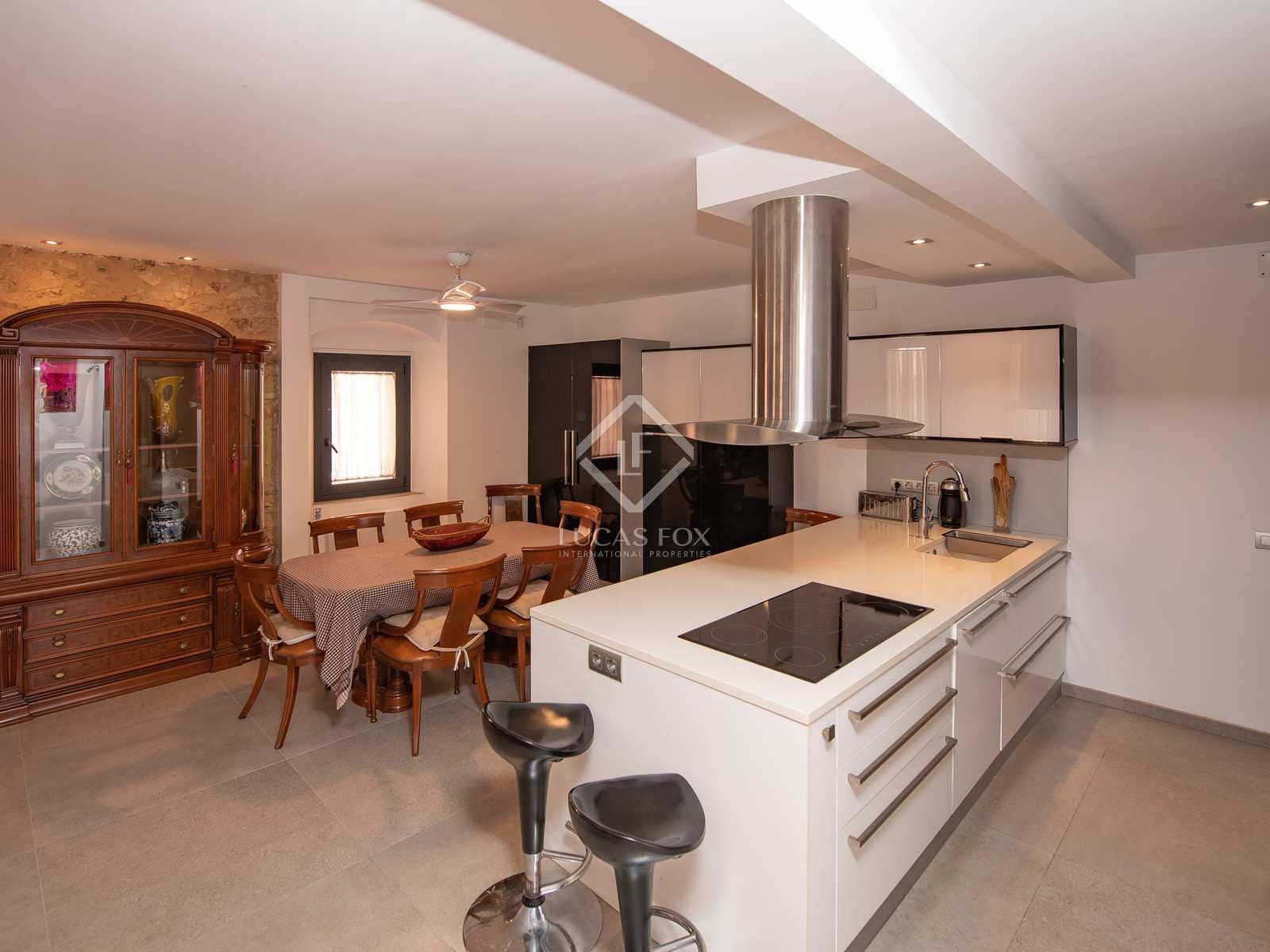 4 slaapkamer Villa te koop in Sant Feliu de Guixols met garage - € 840.000 (Ref: 8369806)