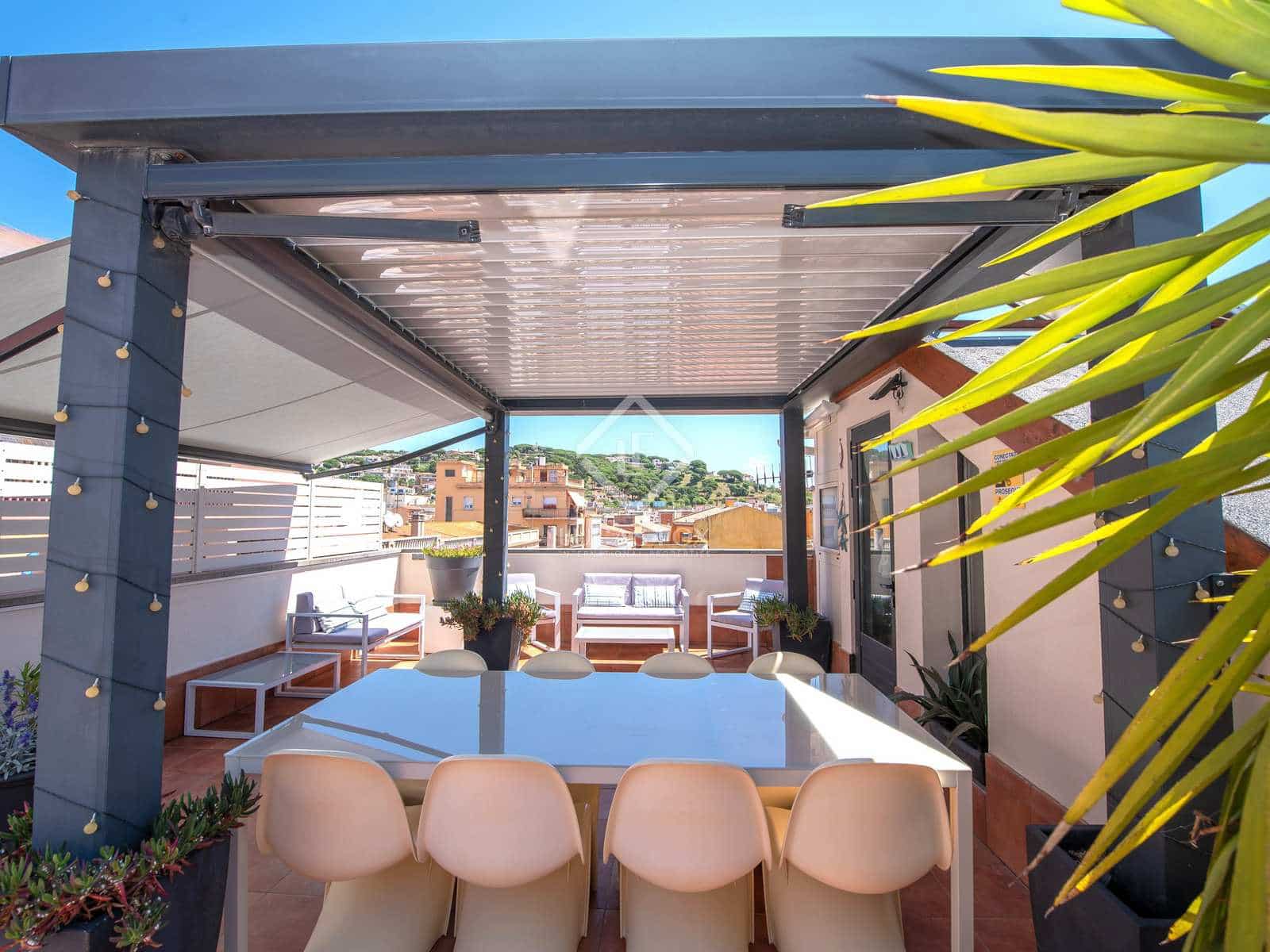 4 slaapkamer Villa te koop in Sant Feliu de Guixols met garage - € 840.000 (Ref: 8369806)