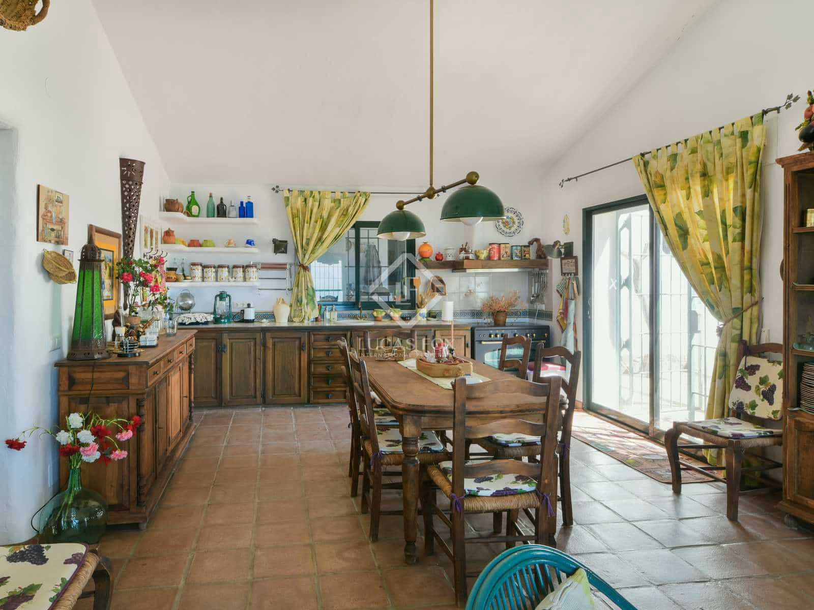 5 bedroom Finca/Country House for sale in Arenas - € 880,000 (Ref: 8371667)