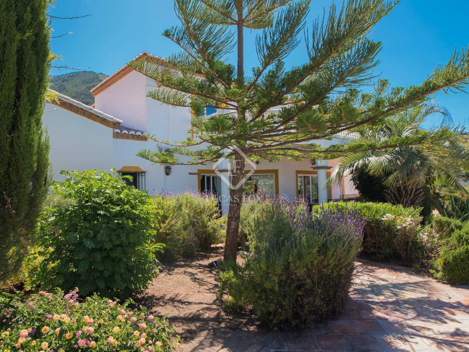 6 slaapkamer Finca/Landhuis te koop in Alcaucin - € 690.000 (Ref: 8371668)