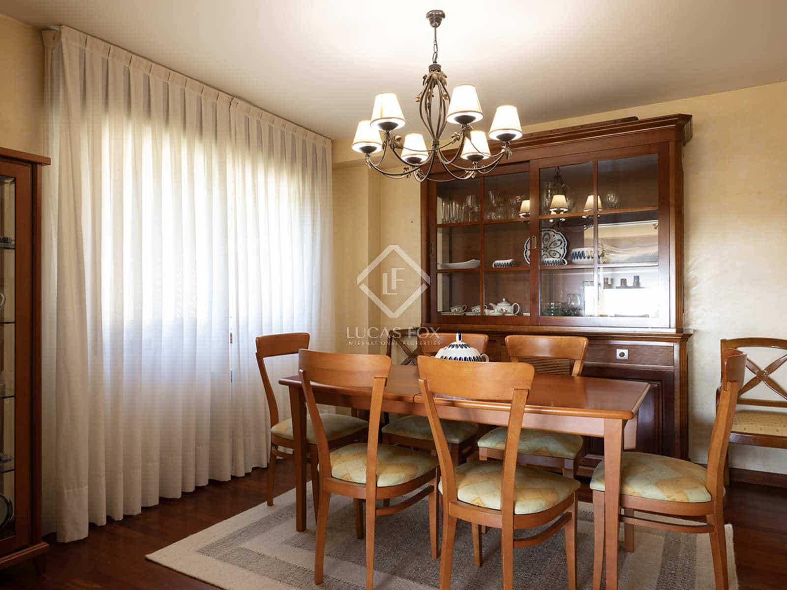 4 sypialnia Willa na sprzedaż w Vigo z basenem garażem - 820 000 € (Ref: 8371671)