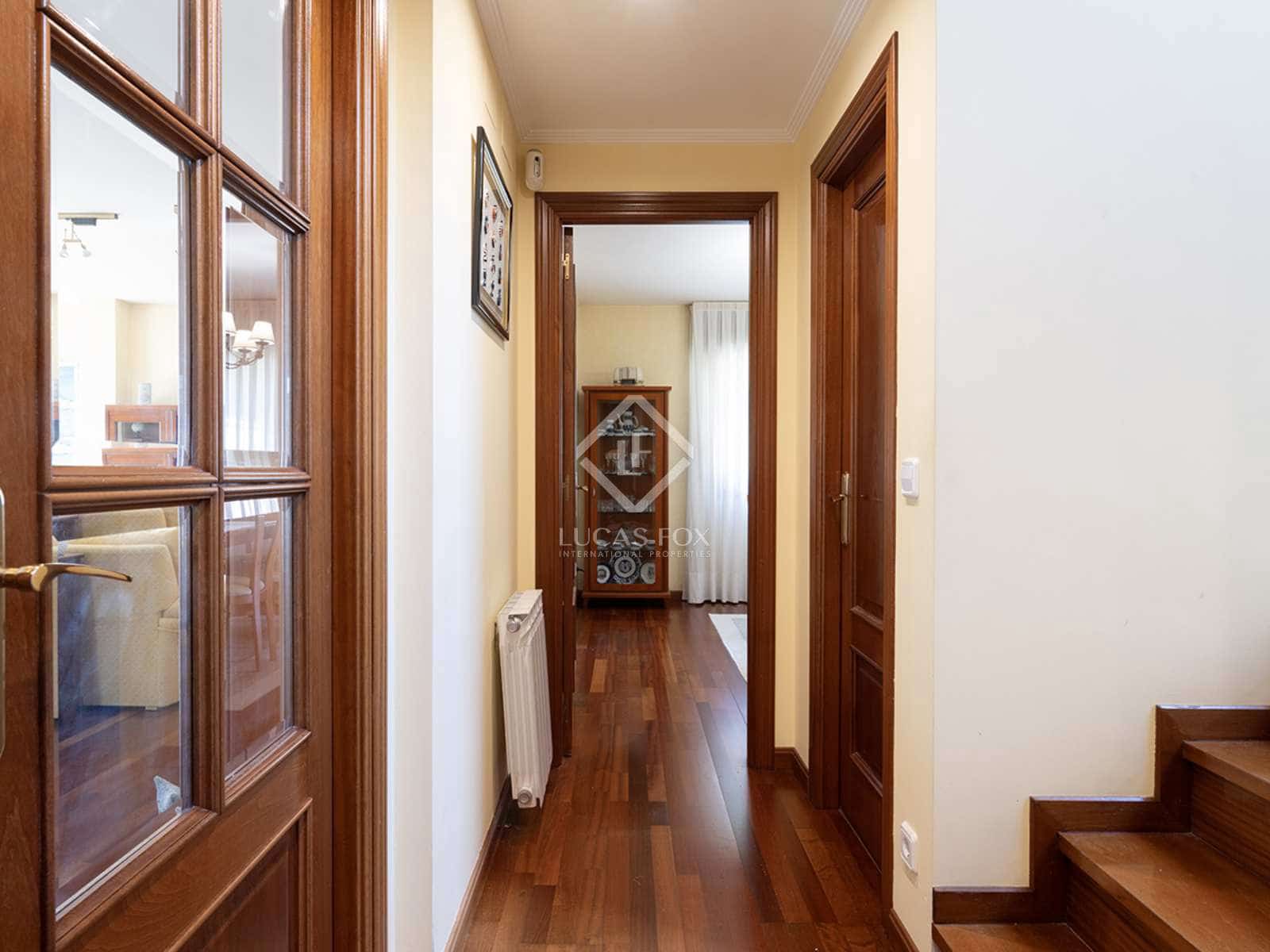 4 sypialnia Willa na sprzedaż w Vigo z basenem garażem - 820 000 € (Ref: 8371671)