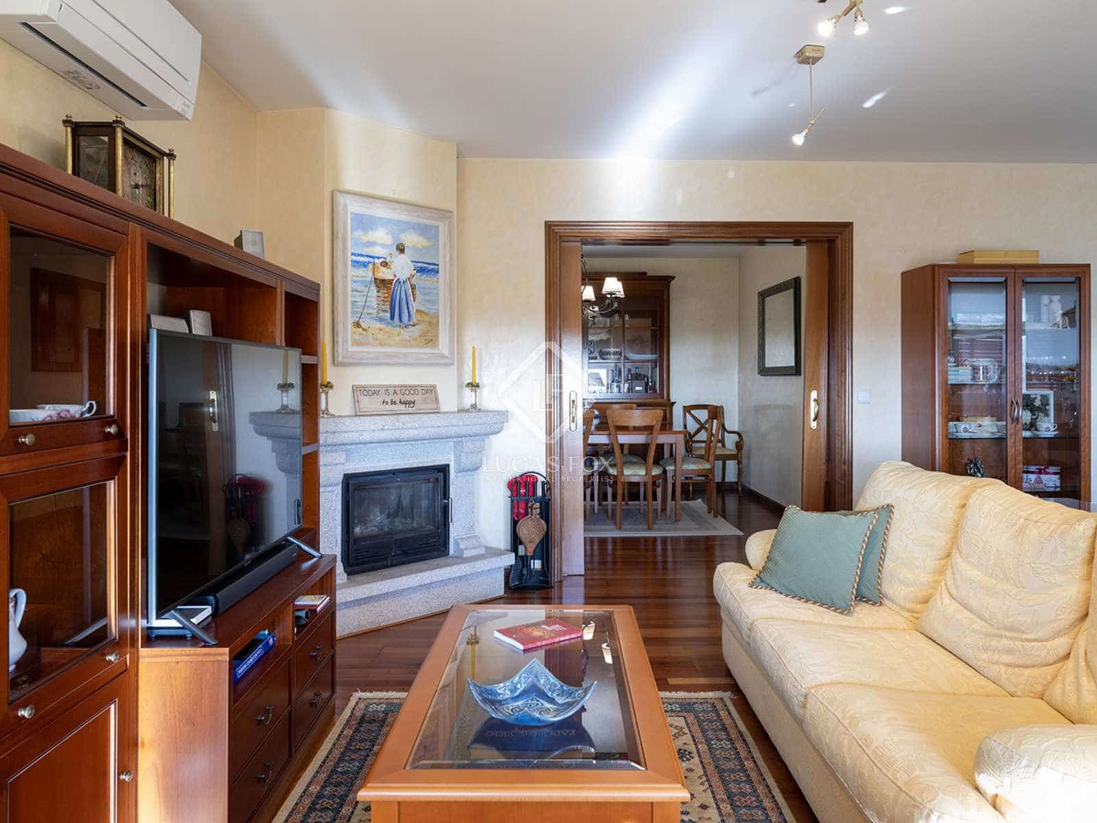 4 sypialnia Willa na sprzedaż w Vigo z basenem garażem - 820 000 € (Ref: 8371671)